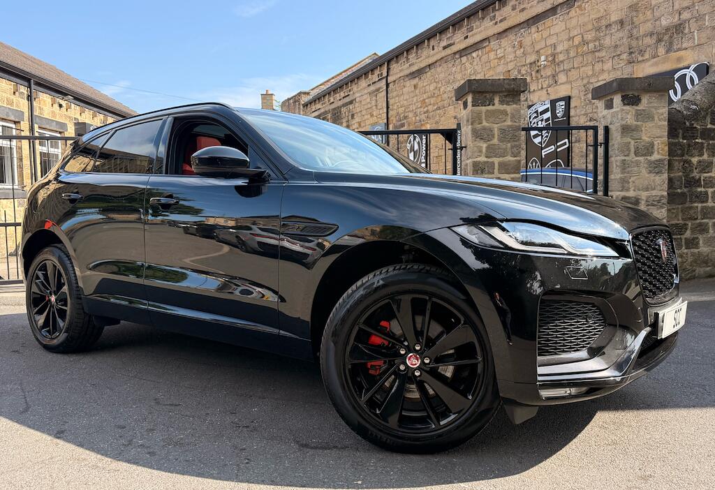Jaguar F-Pace view 3