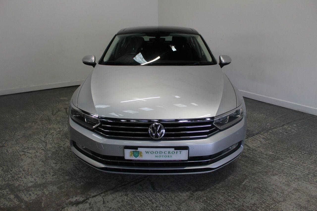 Volkswagen Passat view 13