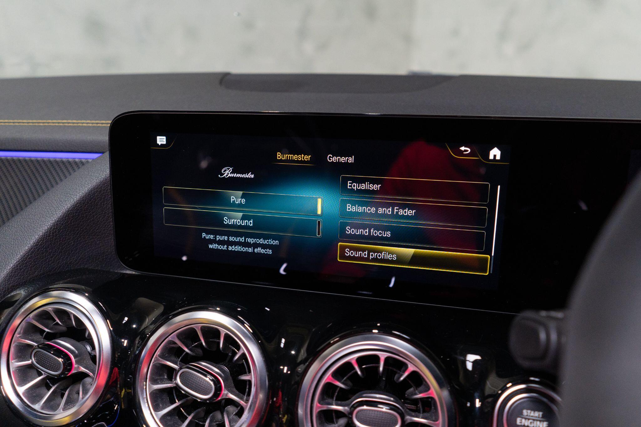 Mercedes-Benz Gla view 29