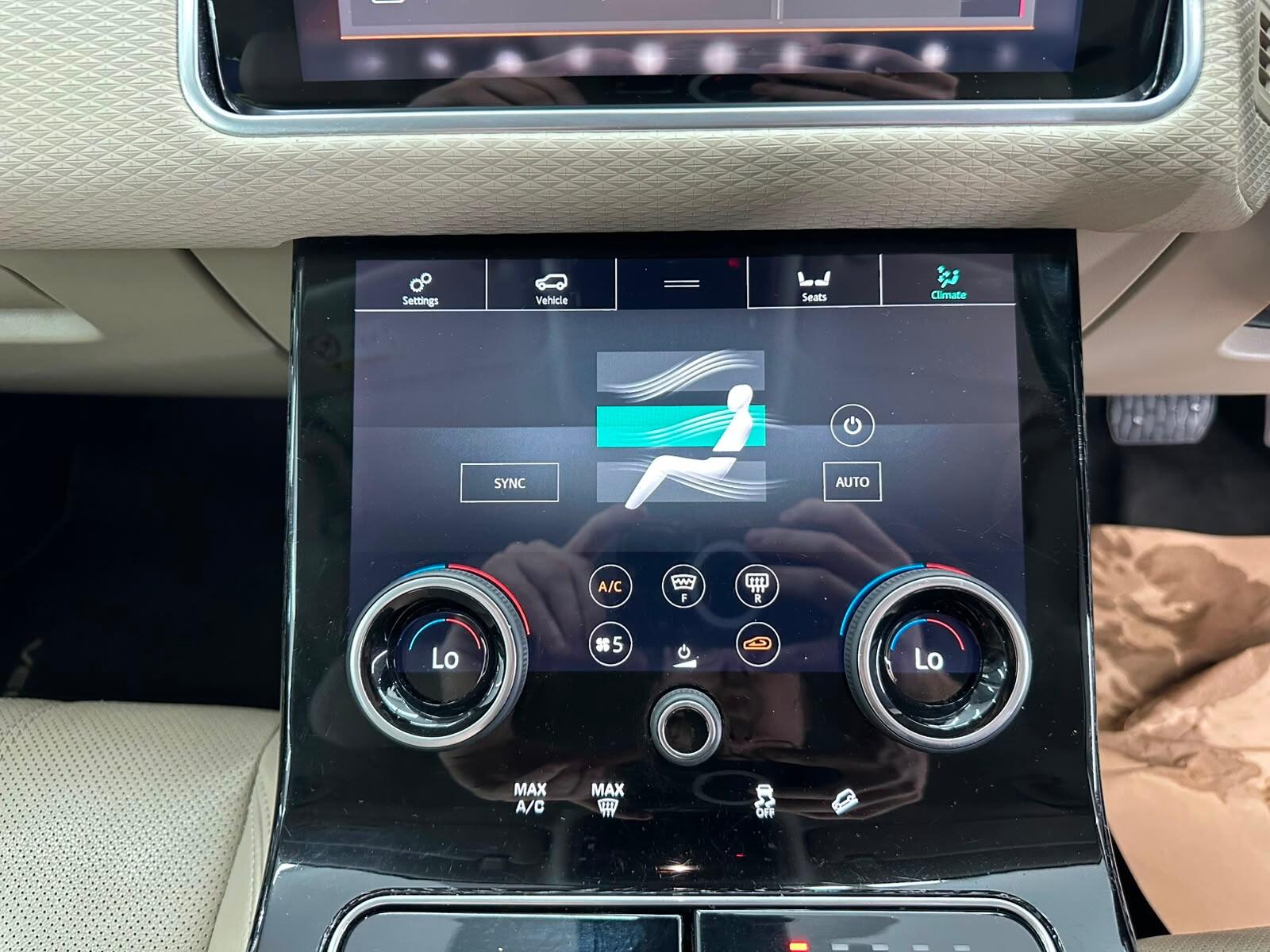 Land Rover Range Rover Velar view 36