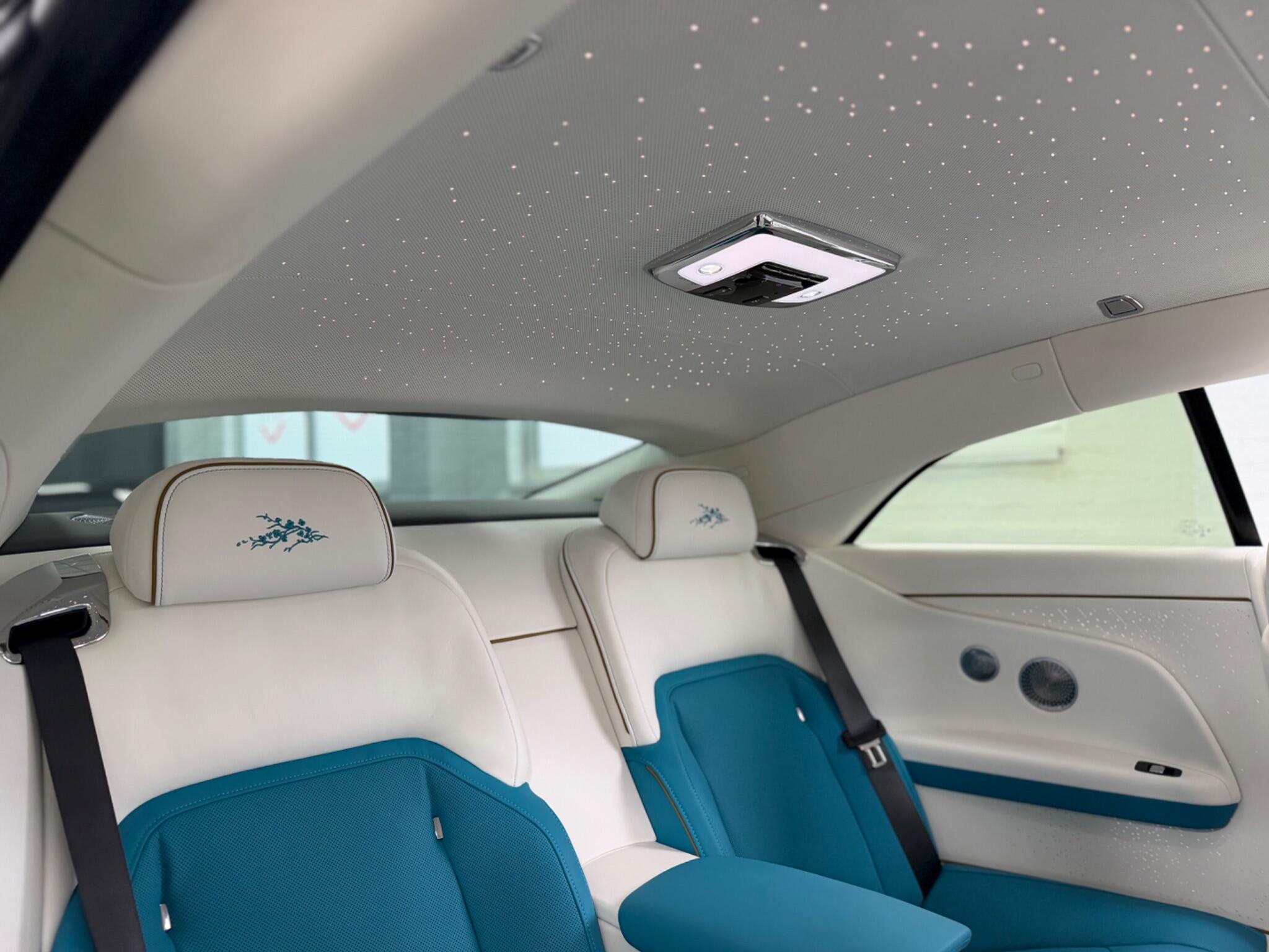 Rolls-Royce Spectre view 33