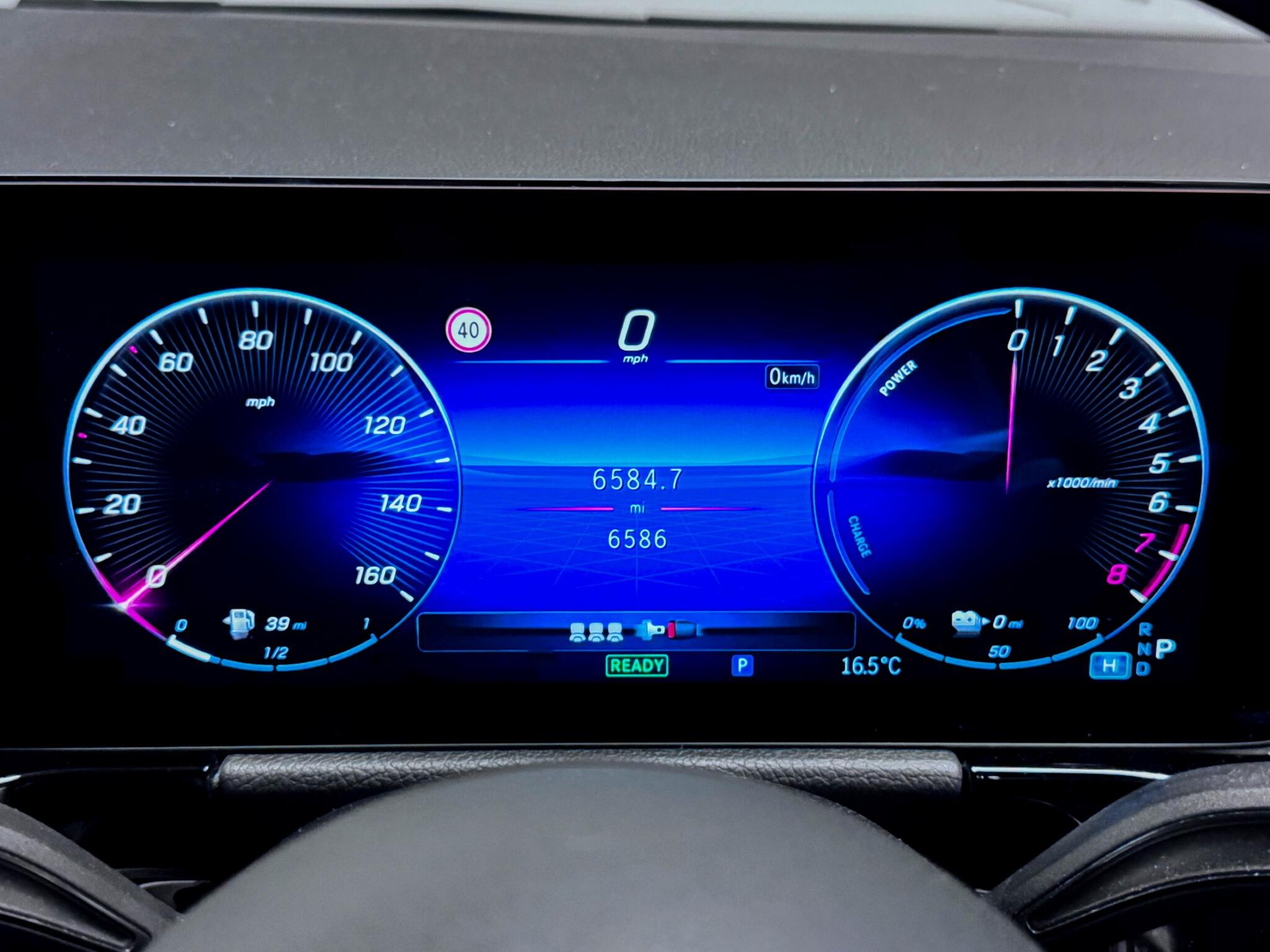Mercedes-Benz Gla view 34