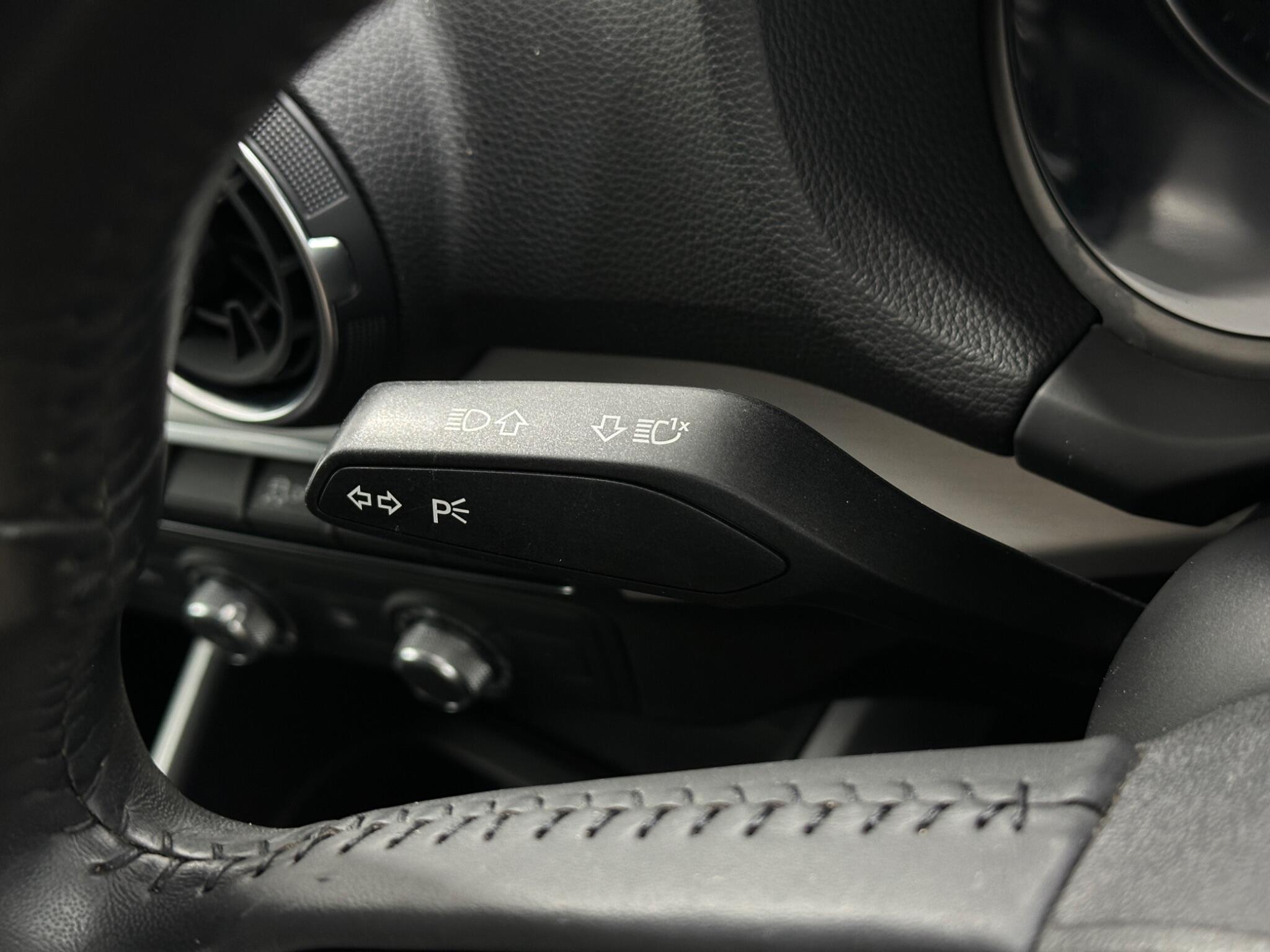 Audi Q2 view 14