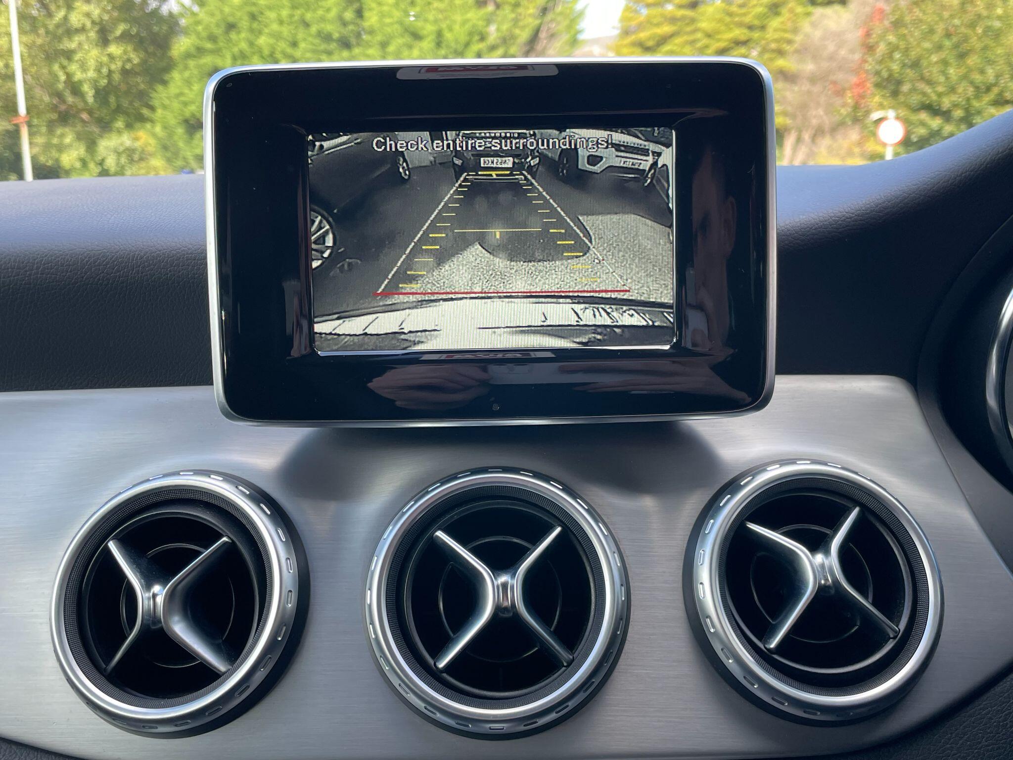 Mercedes-Benz Gla view 28