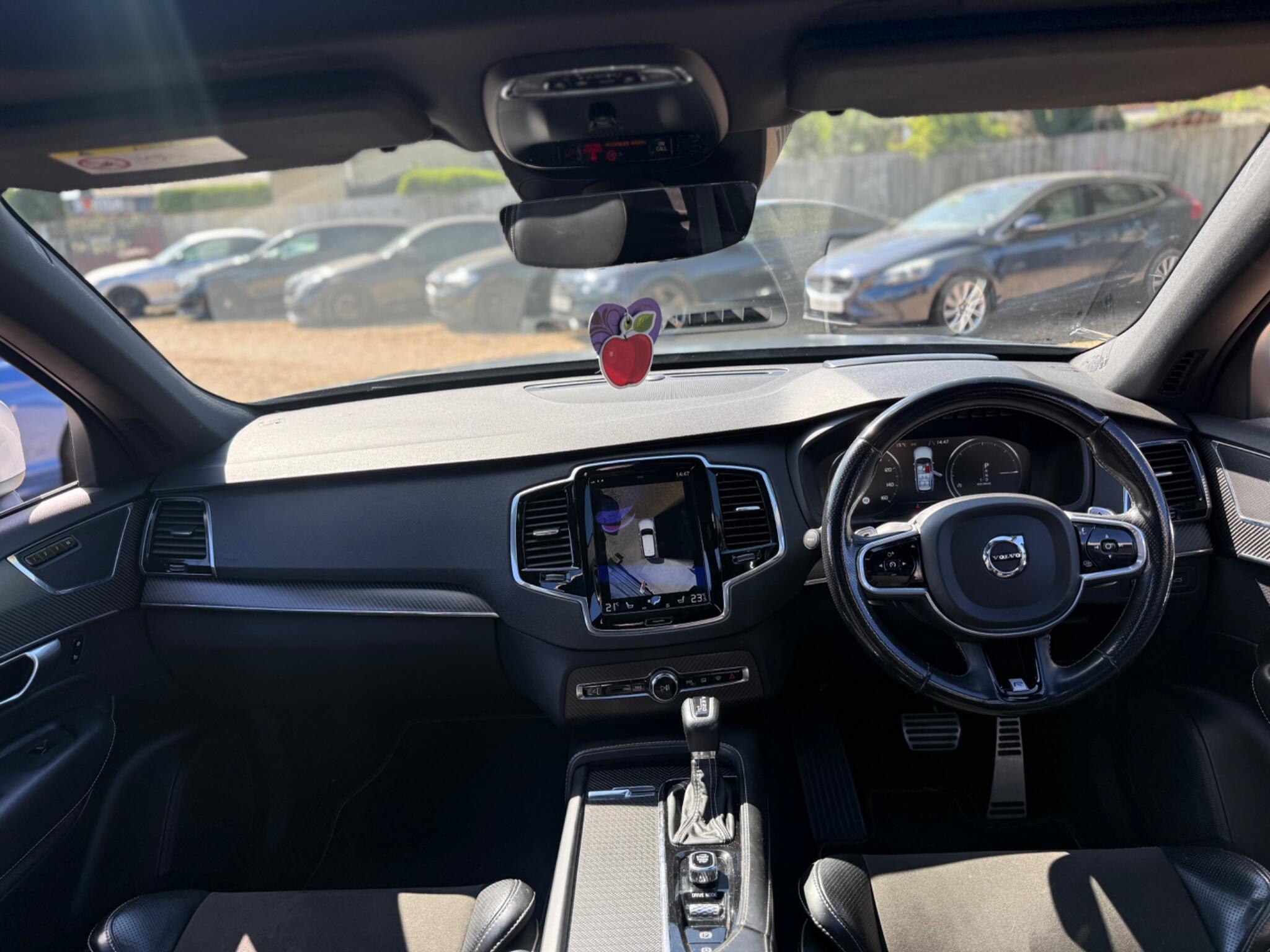 Volvo XC90 view 15