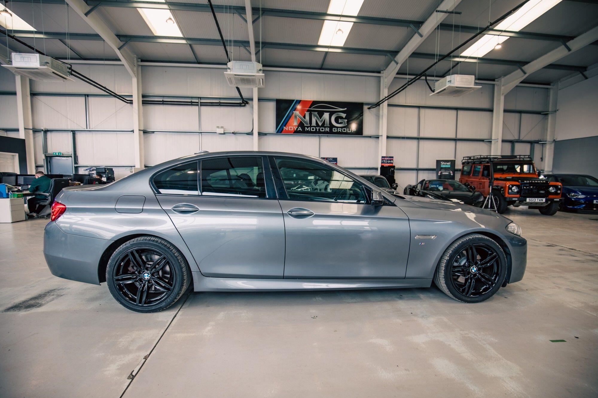 BMW 5 Series view 27