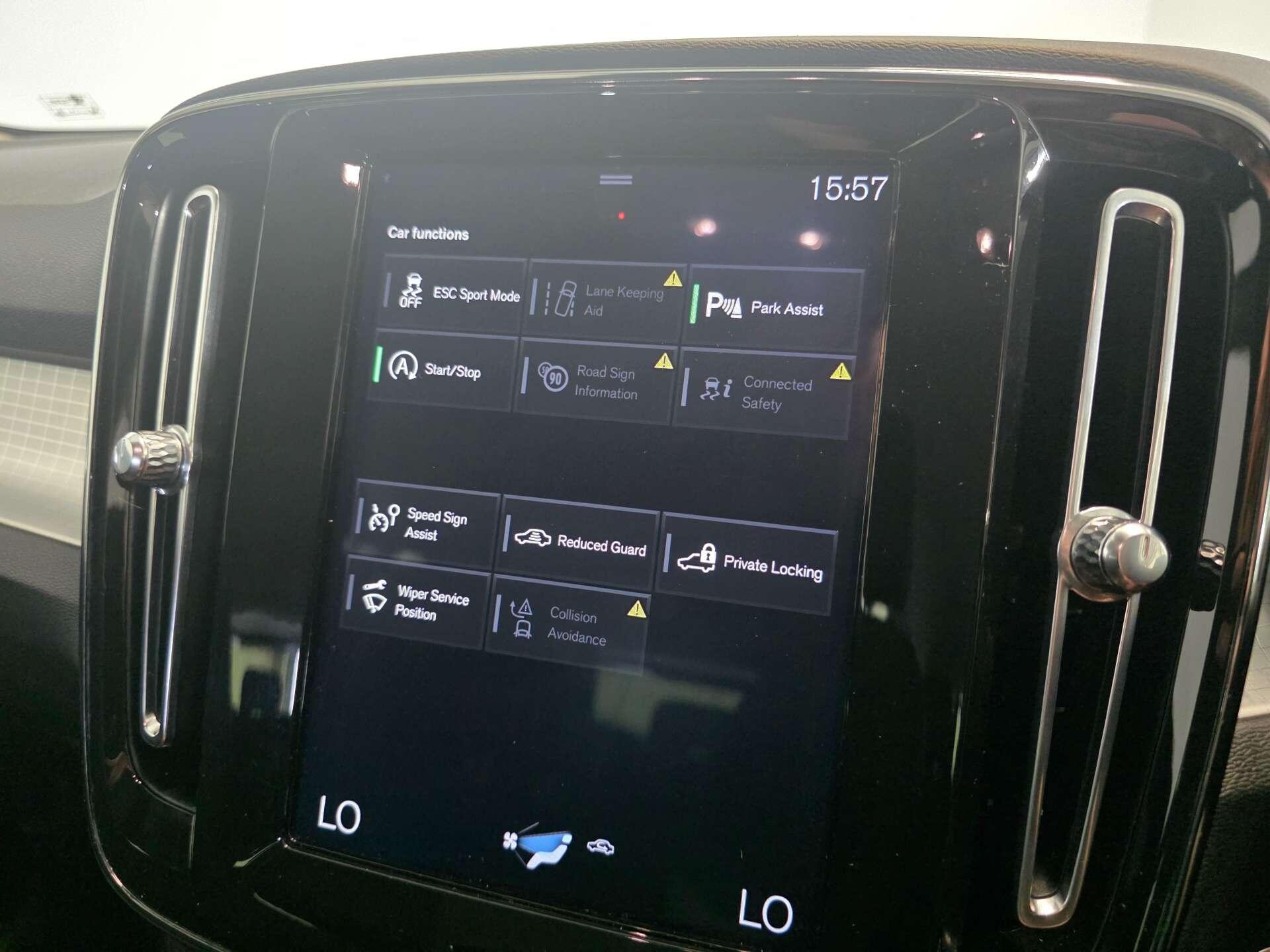 Volvo XC40 view 25