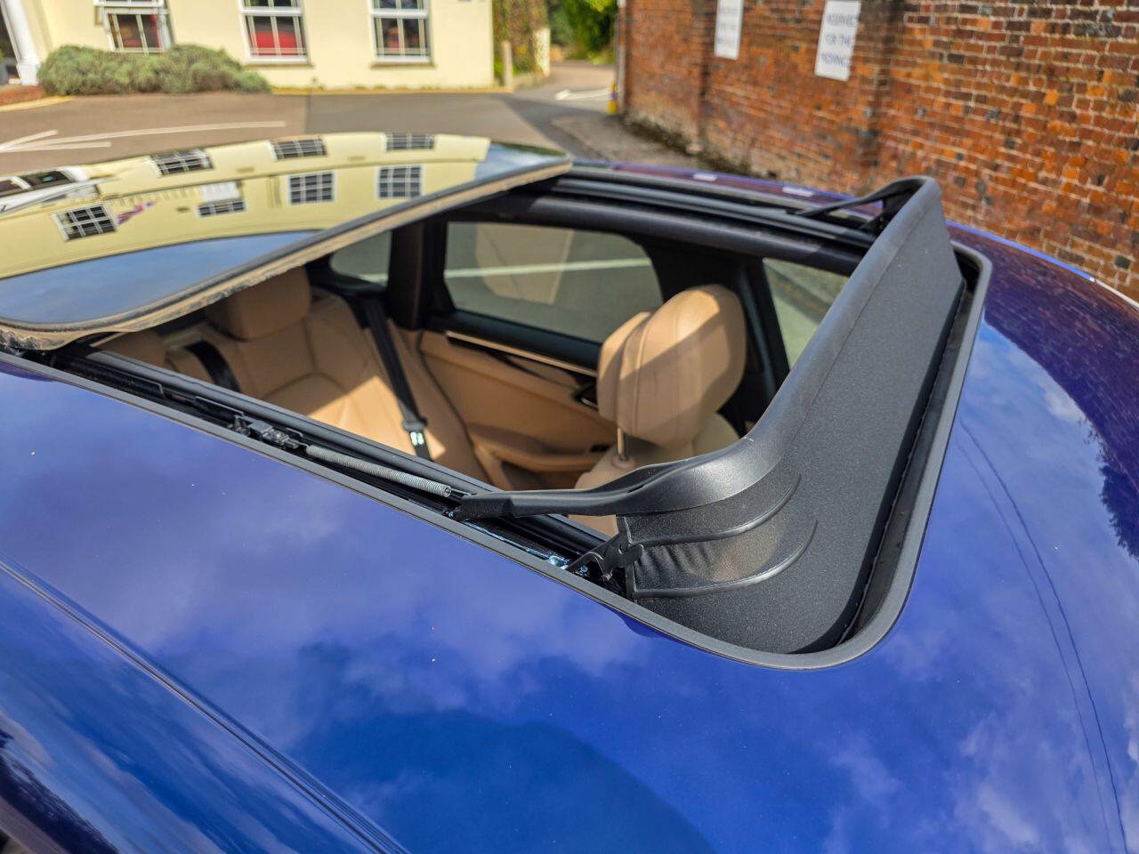 Porsche Macan view 5