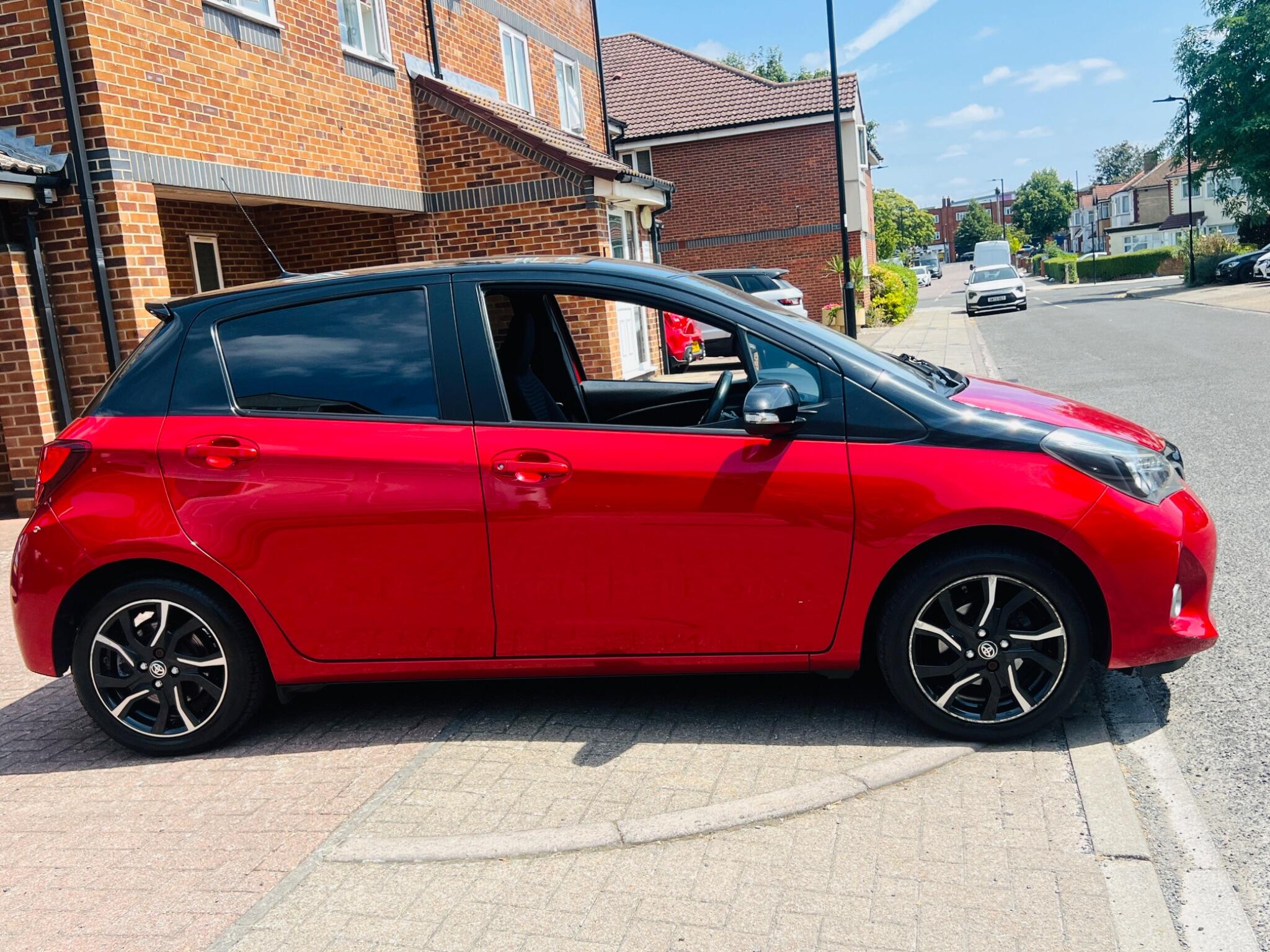 Toyota Yaris view 21