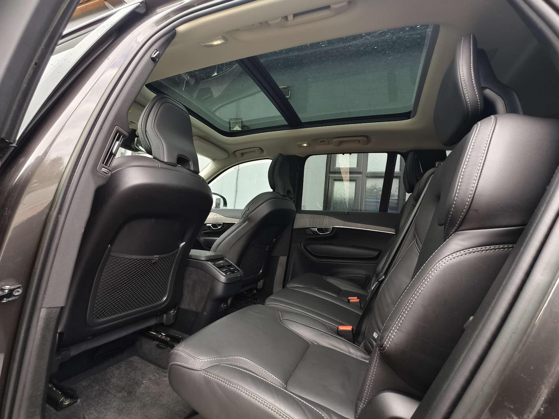 Volvo XC90 view 23