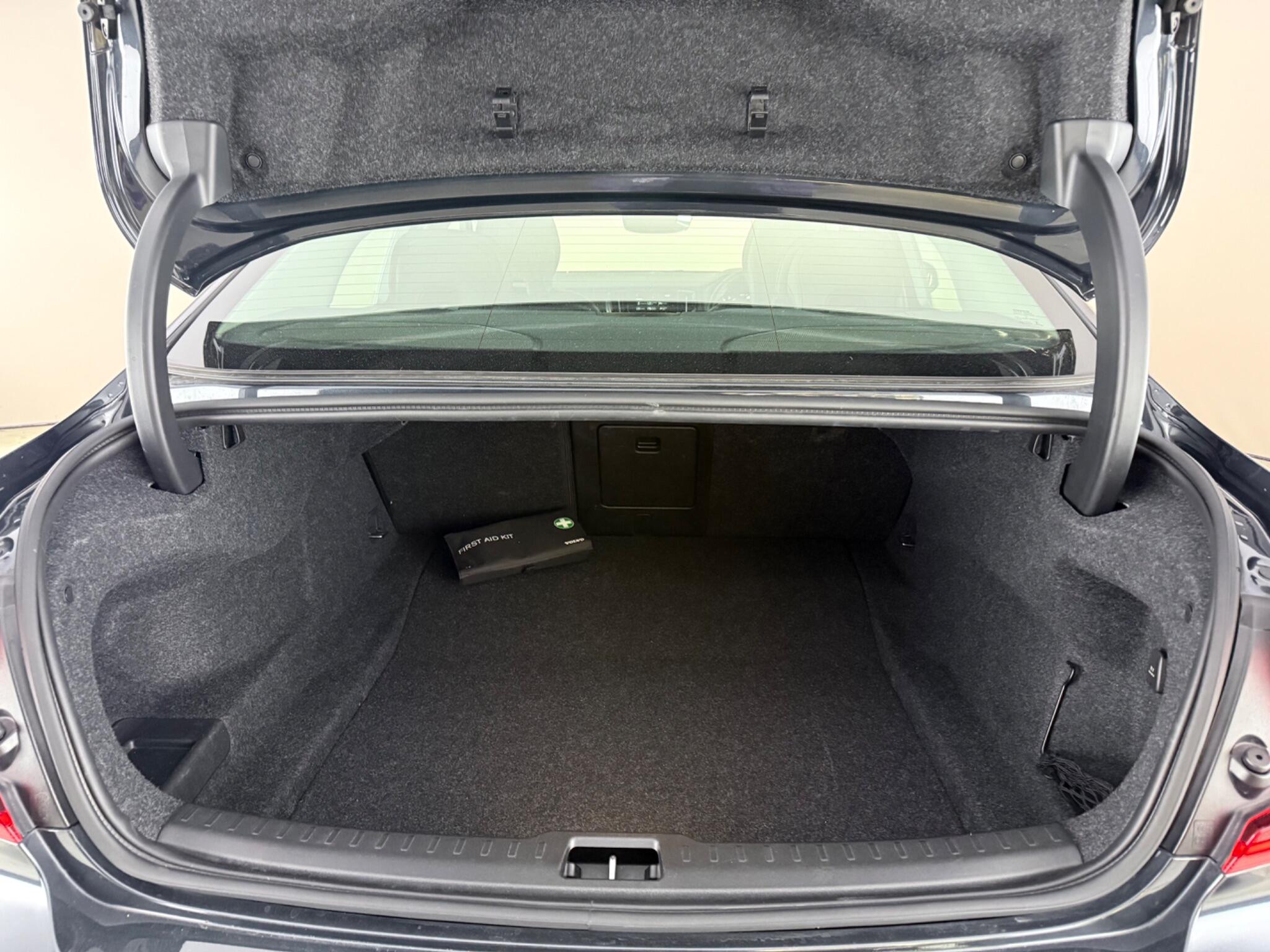 Volvo S60 view 10