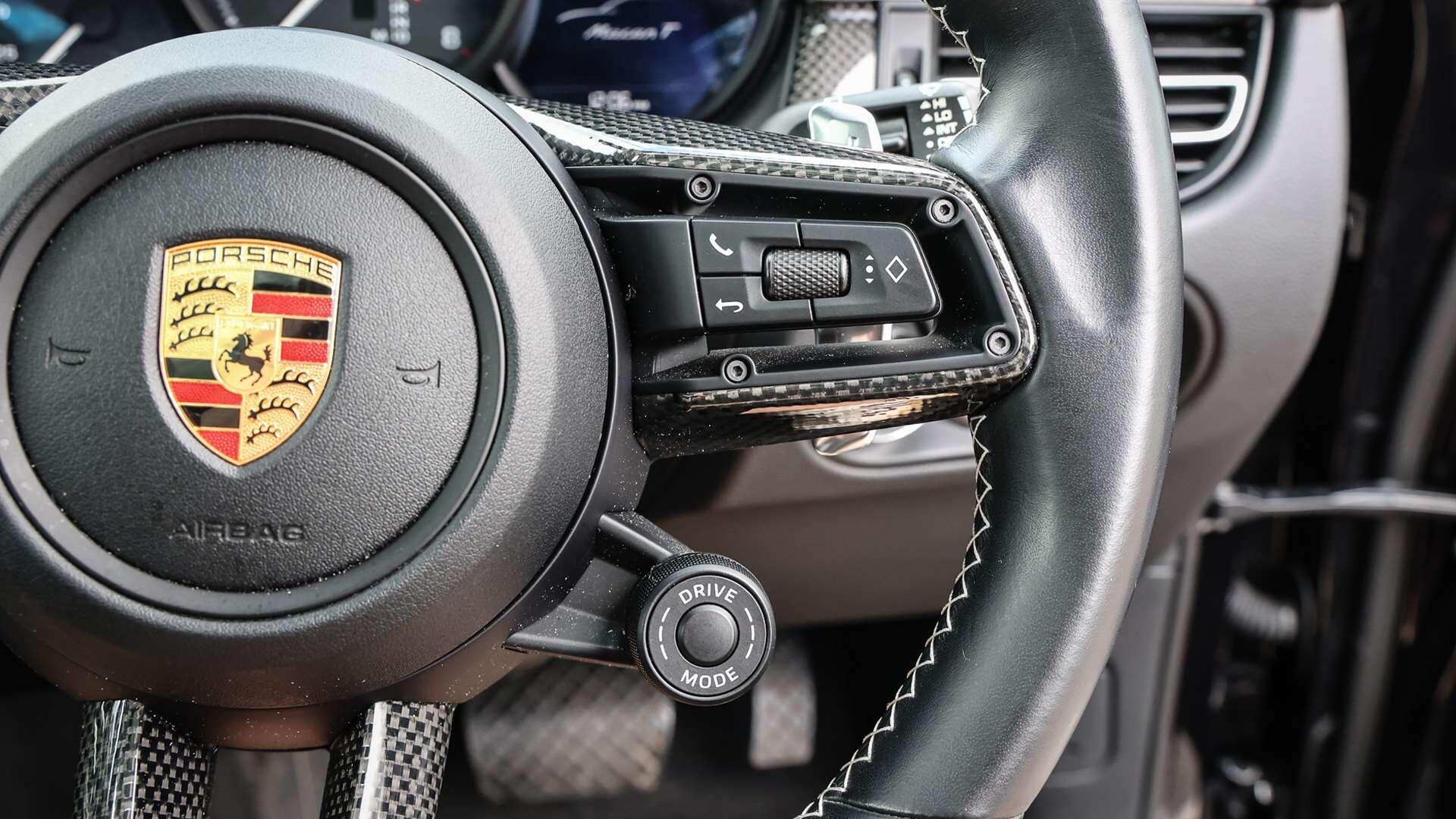 Porsche Macan view 18
