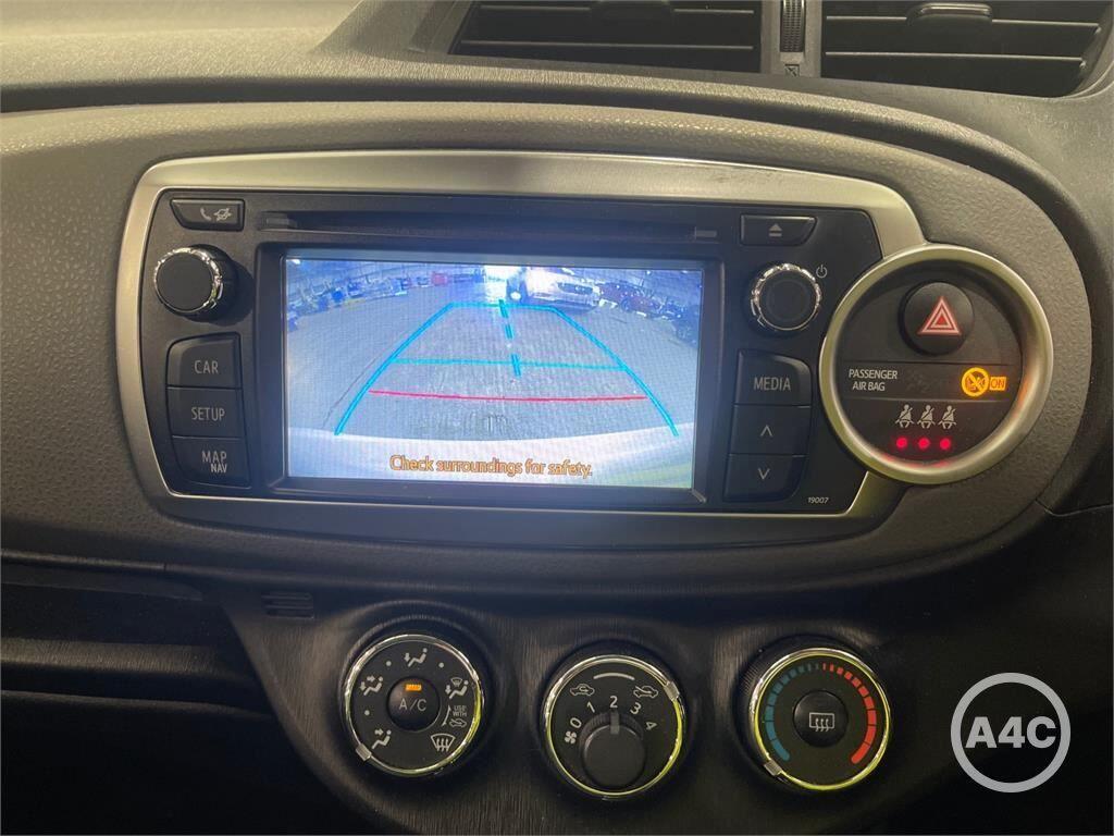 Toyota Yaris view 9