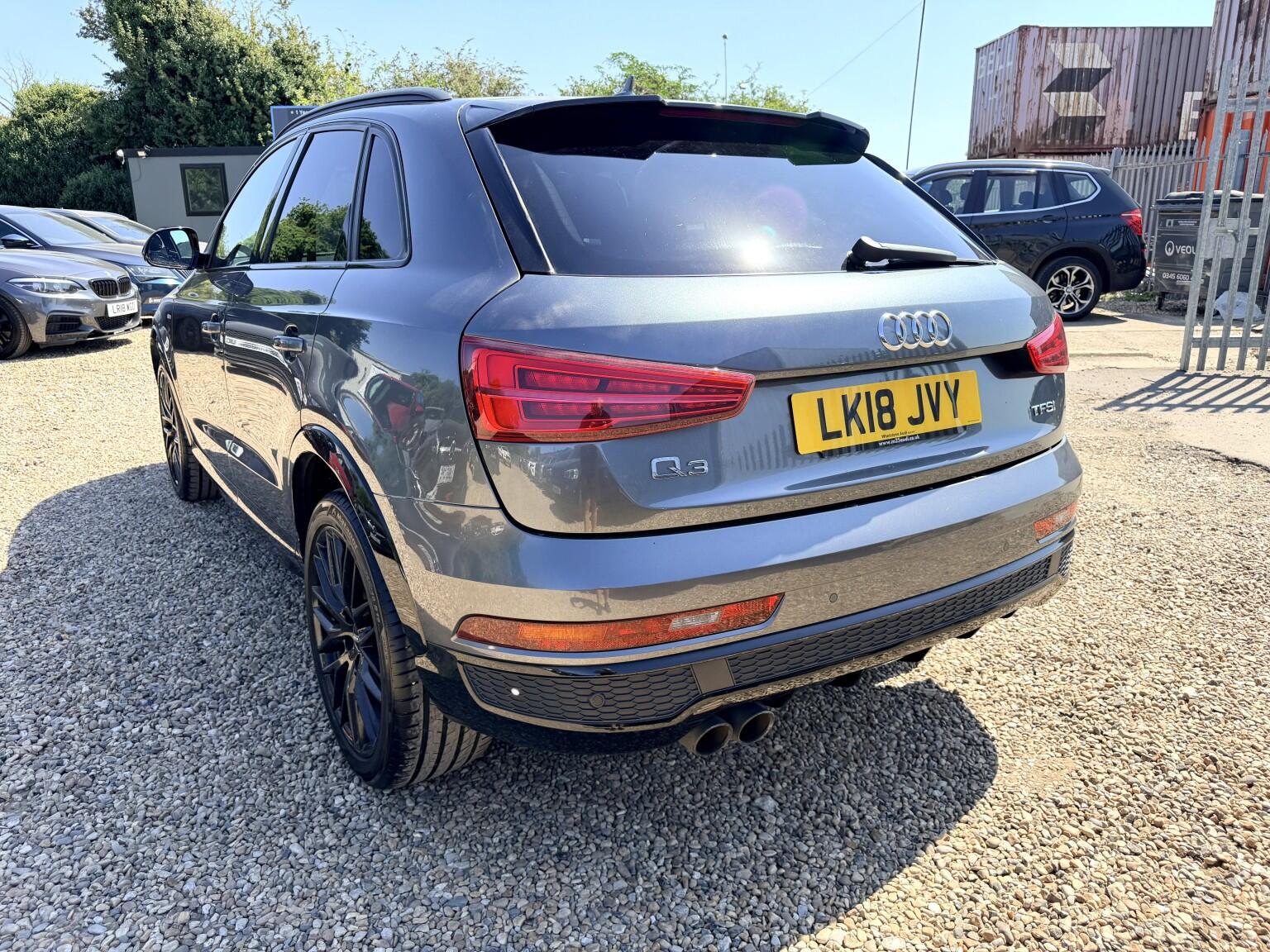 Audi Q3 view 6