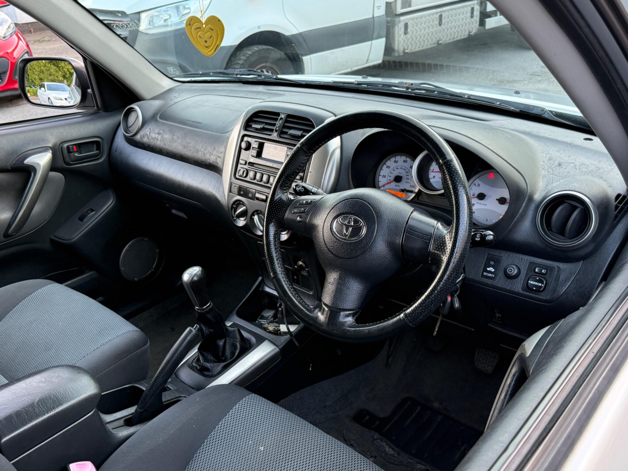 Toyota RAV4 - Image 2