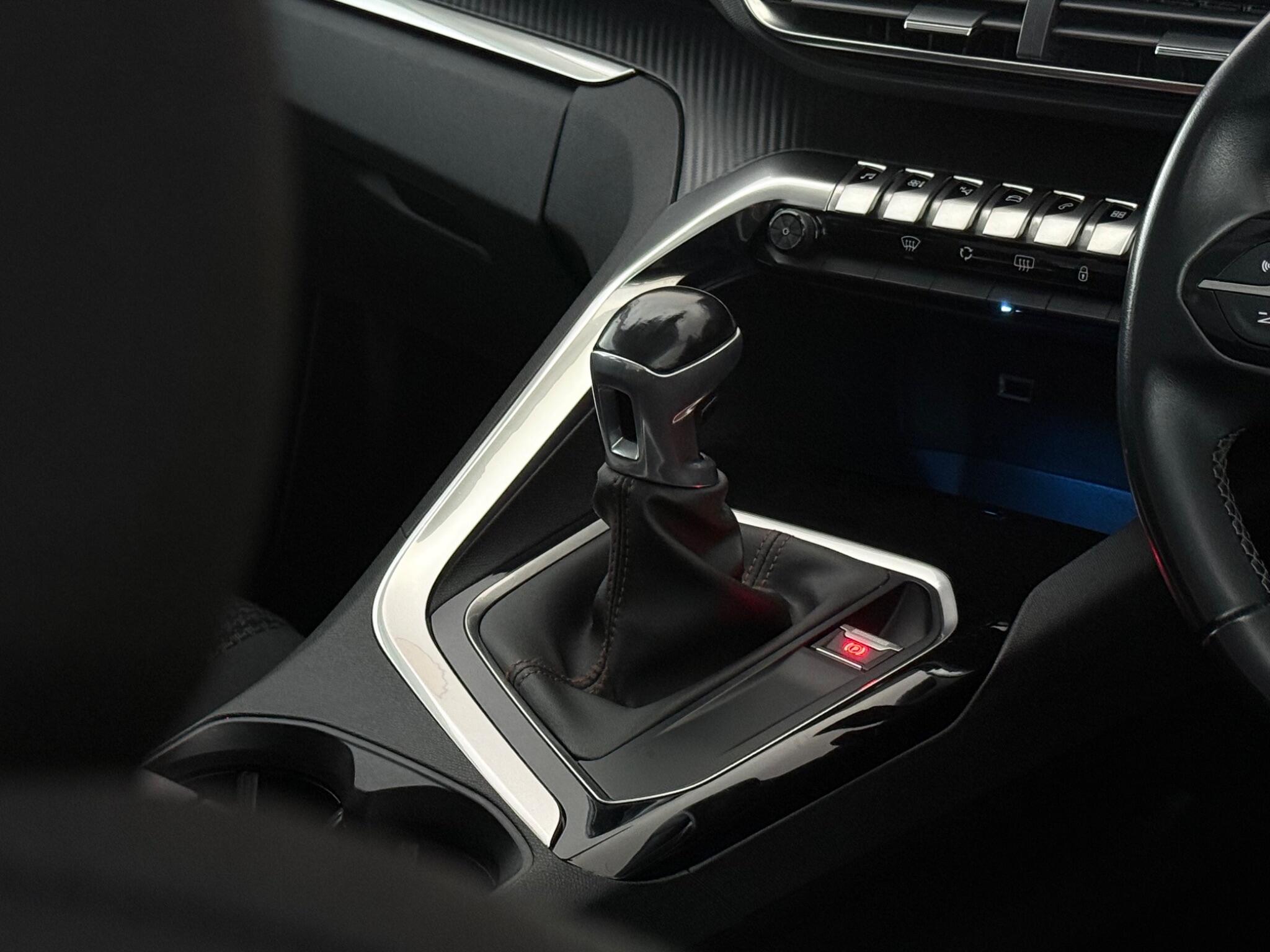 Peugeot 5008 view 16