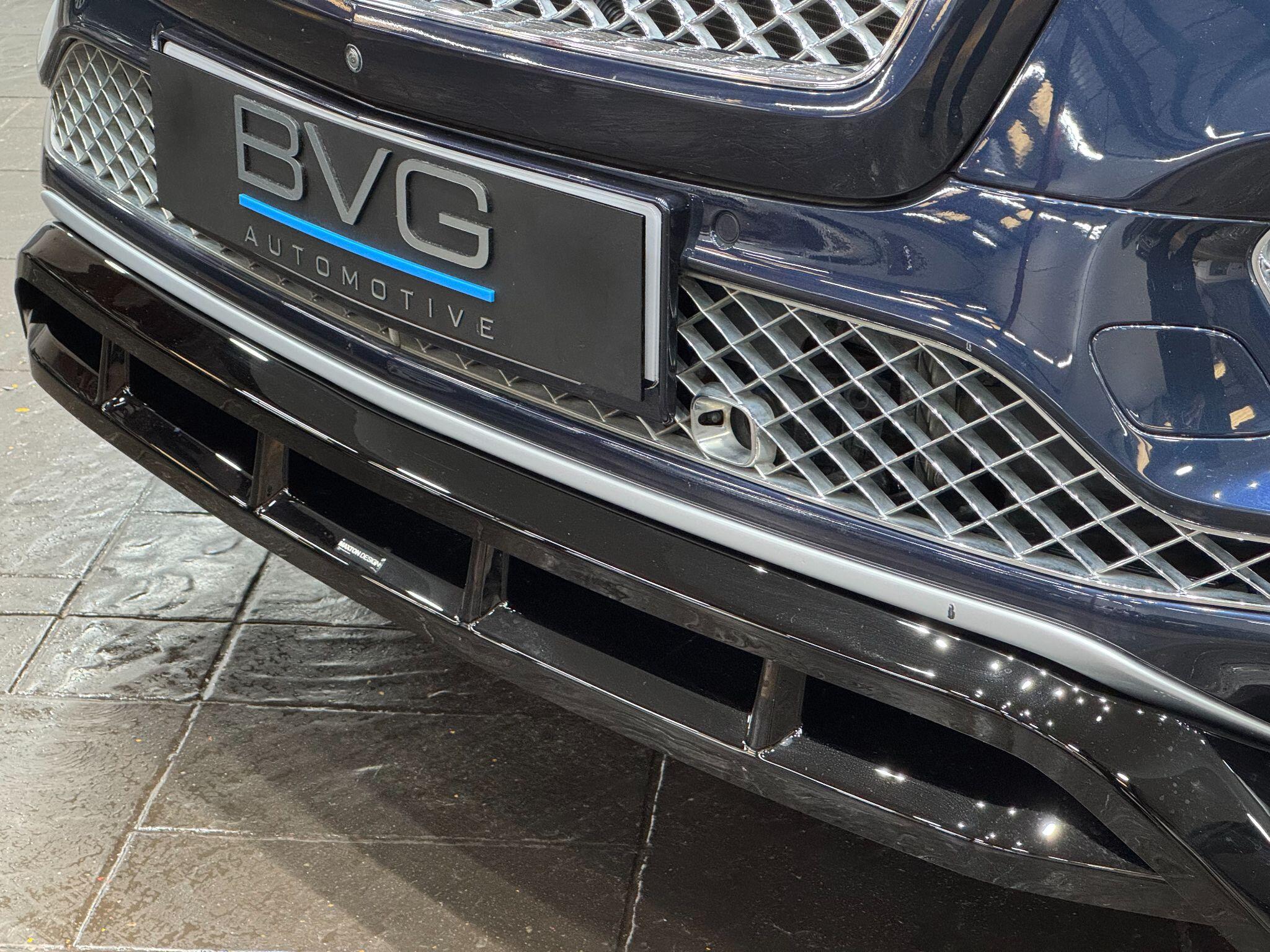 Bentley Bentayga view 10