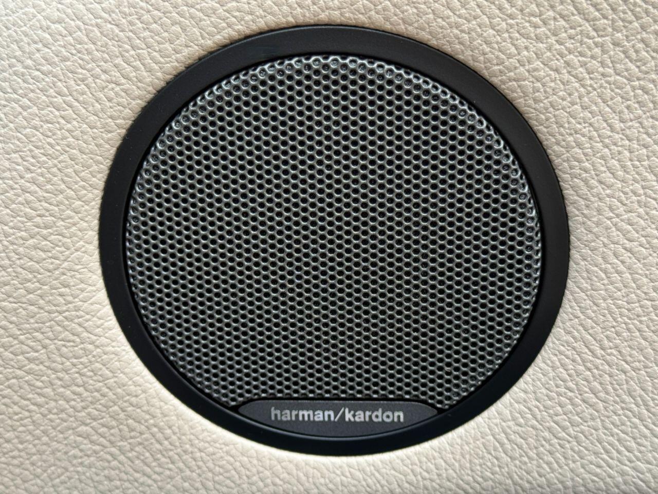 BMW X3 view 12