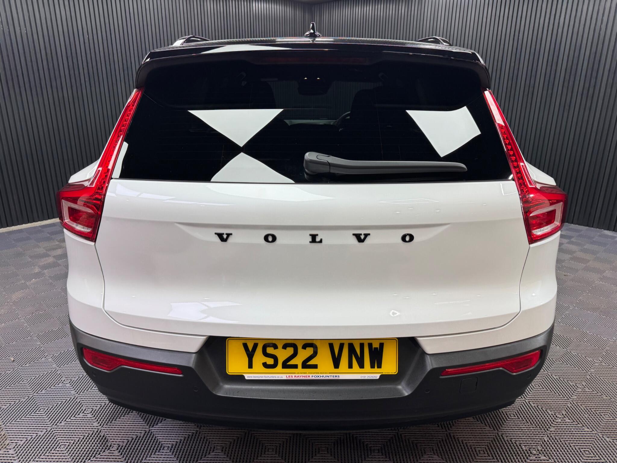 Volvo XC40 view 6