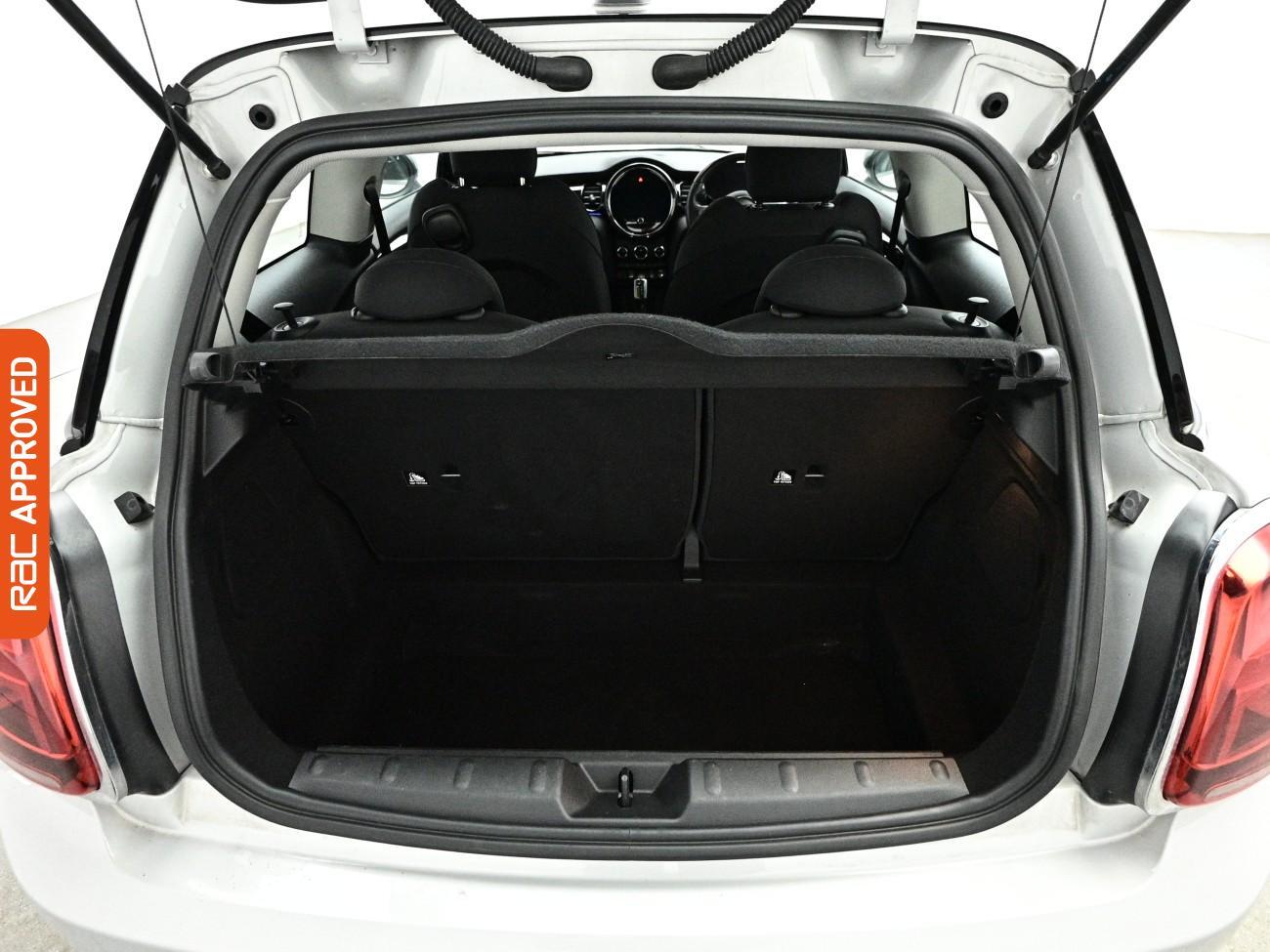 Mini Hatch view 14