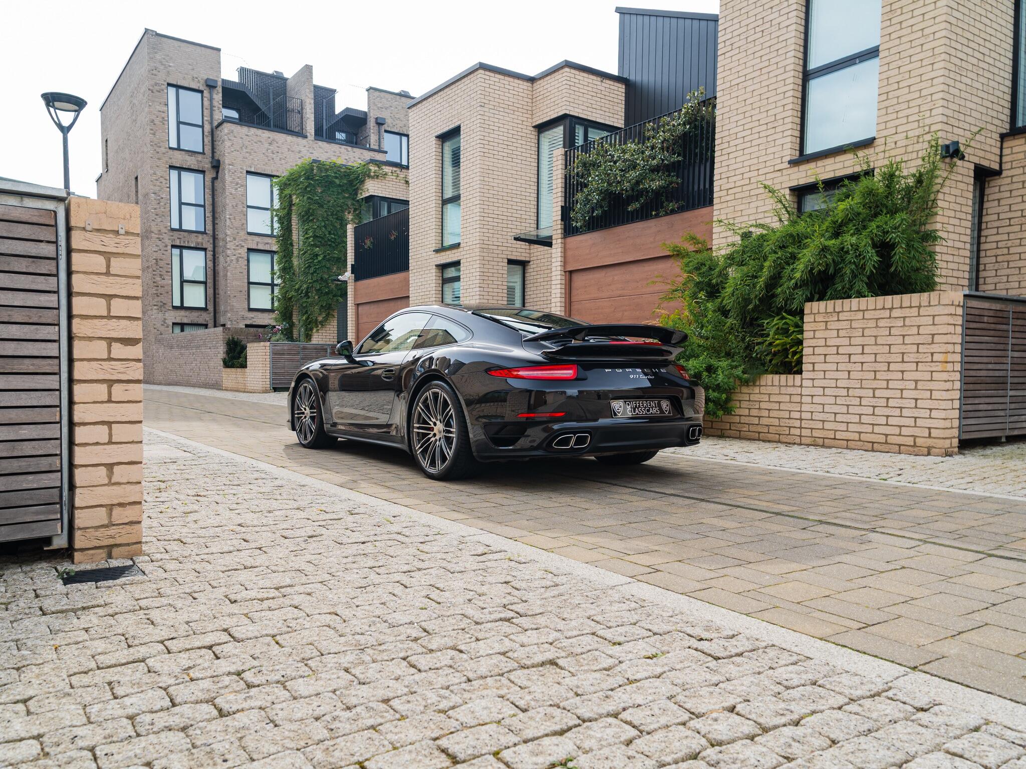 Porsche 911 view 51