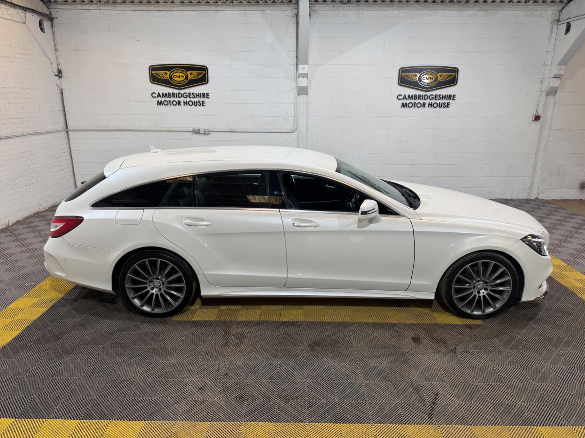 Mercedes-Benz CLS view 20