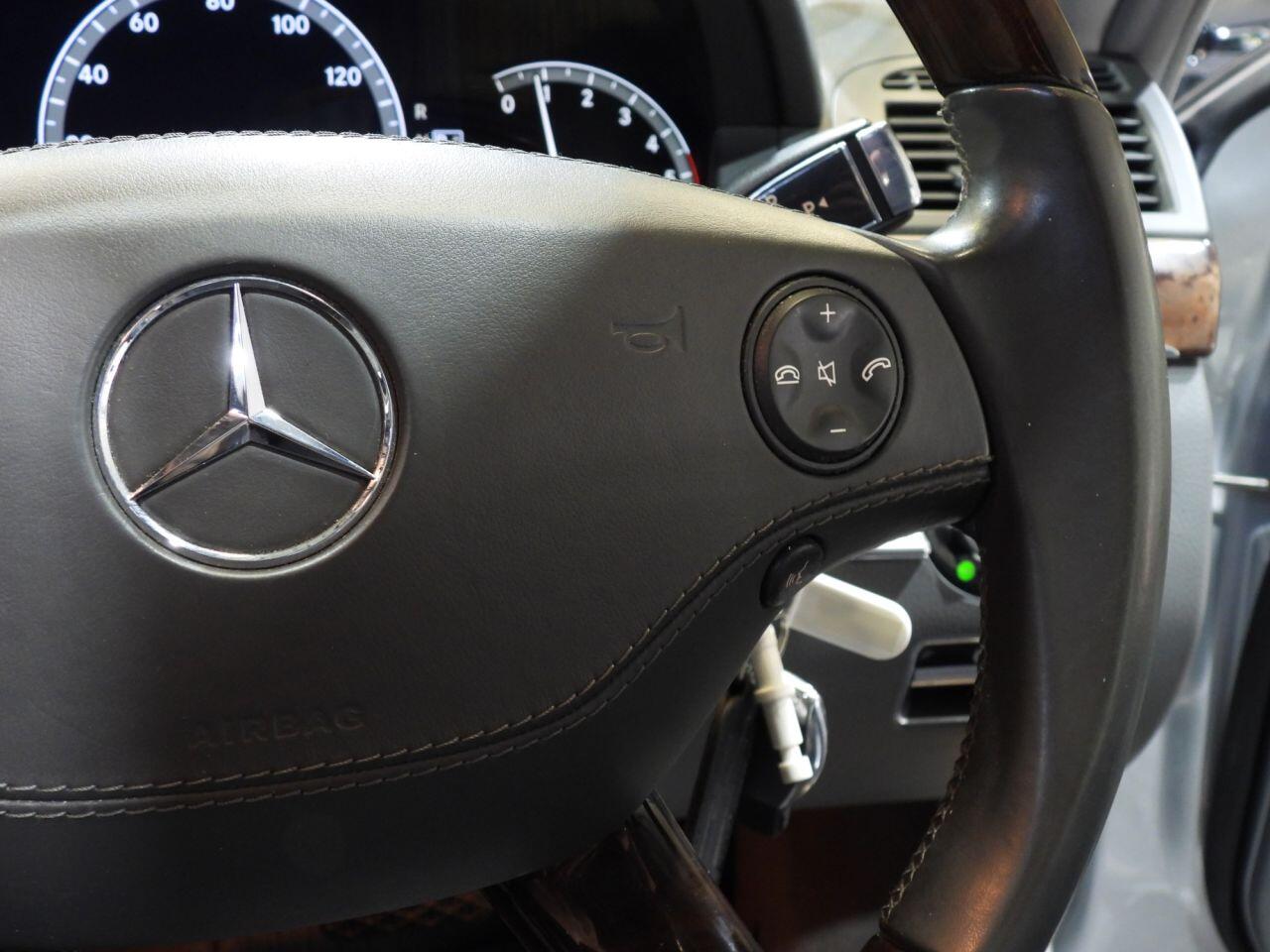 Mercedes-Benz S-Class view 28