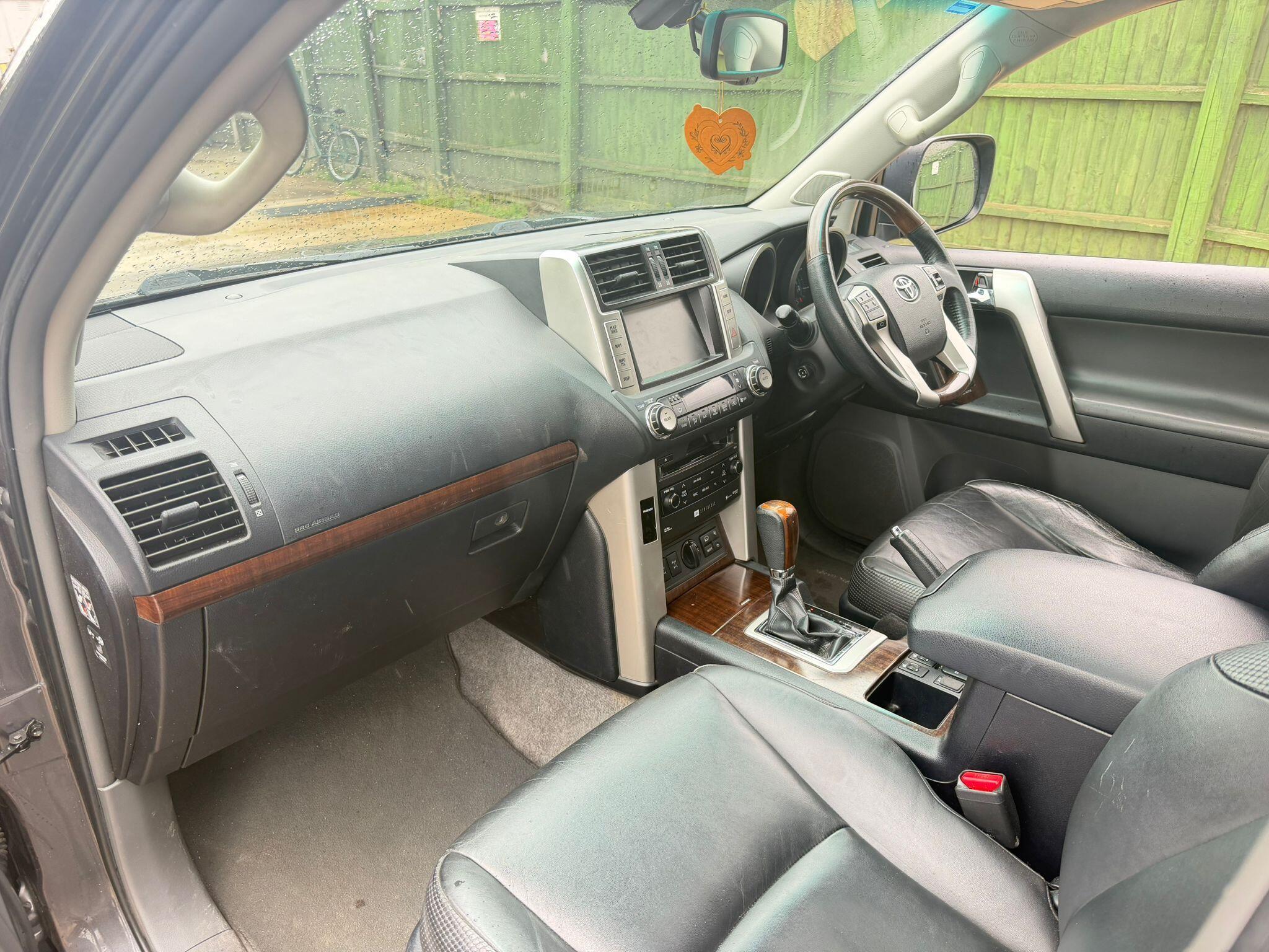 Toyota Land Cruiser view 20