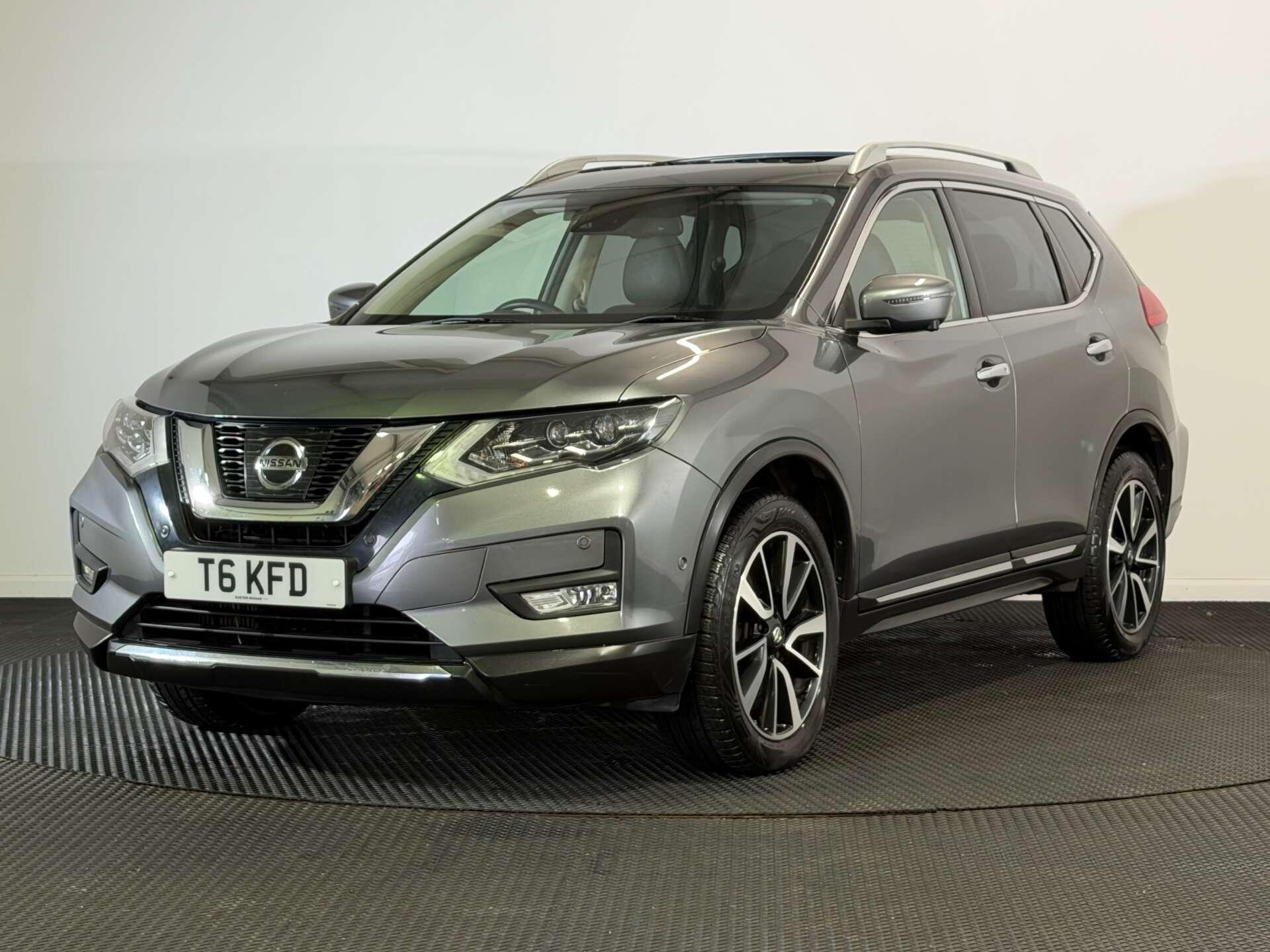 Nissan X-Trail view 3