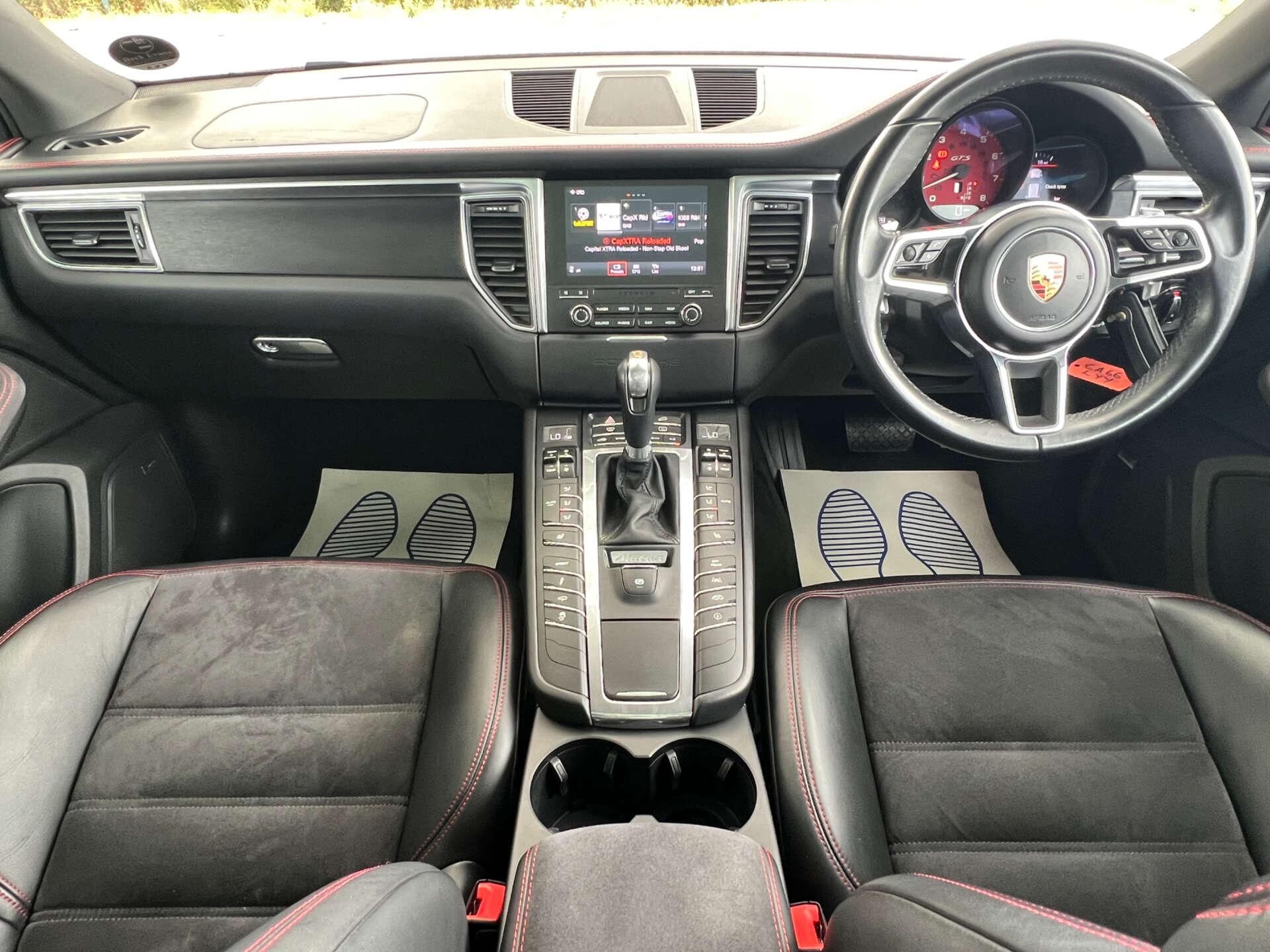 Porsche Macan view 37