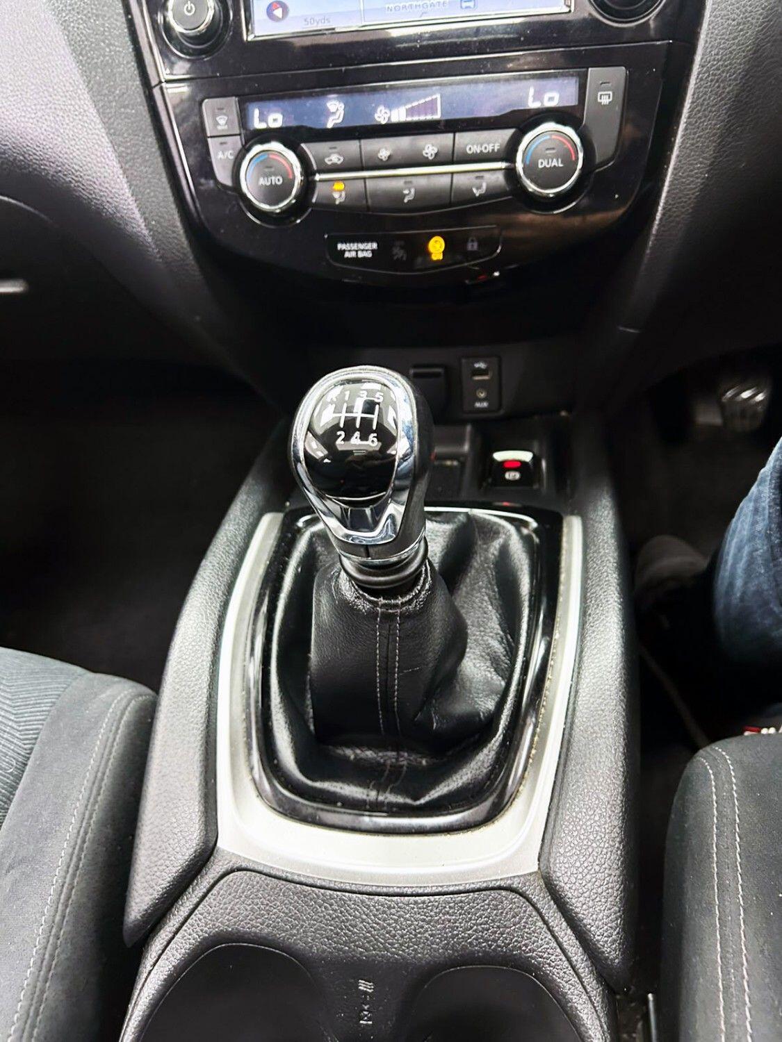 Nissan X-Trail view 18