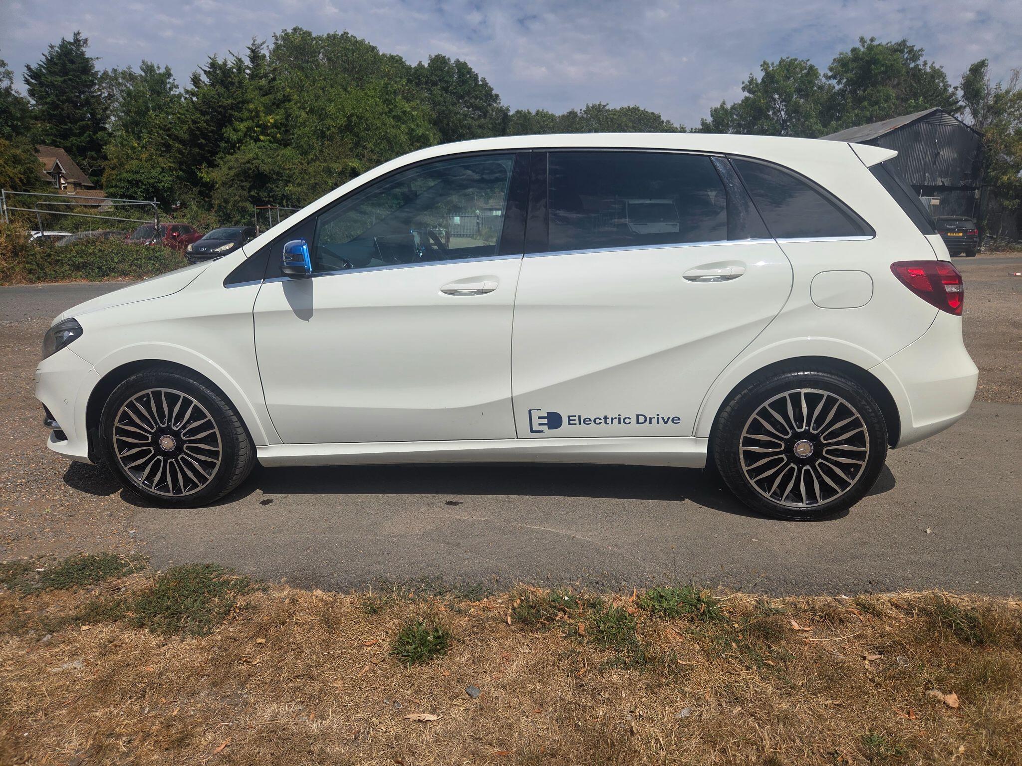 Mercedes-Benz B-Class view 8