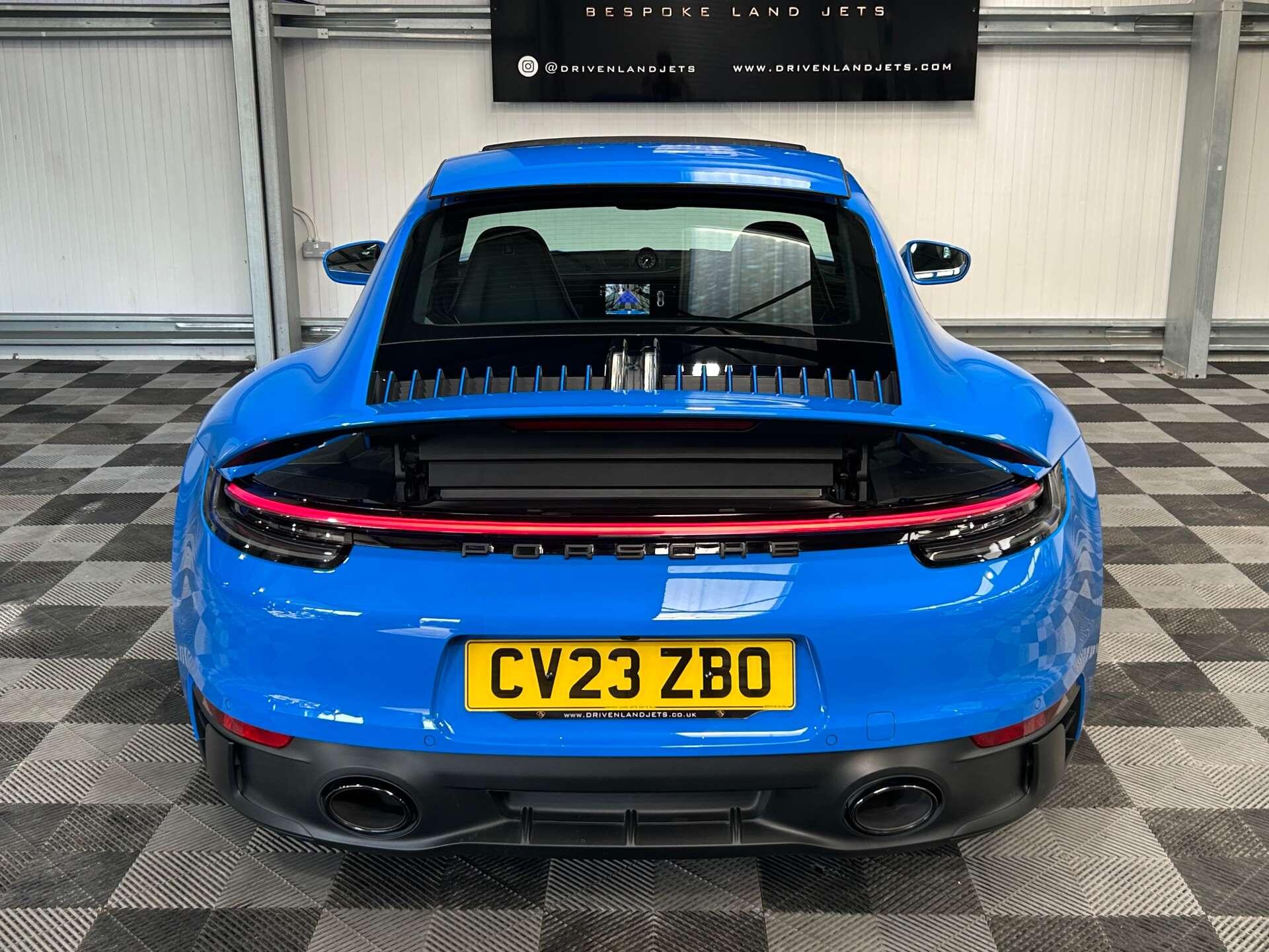 Porsche 911 view 16