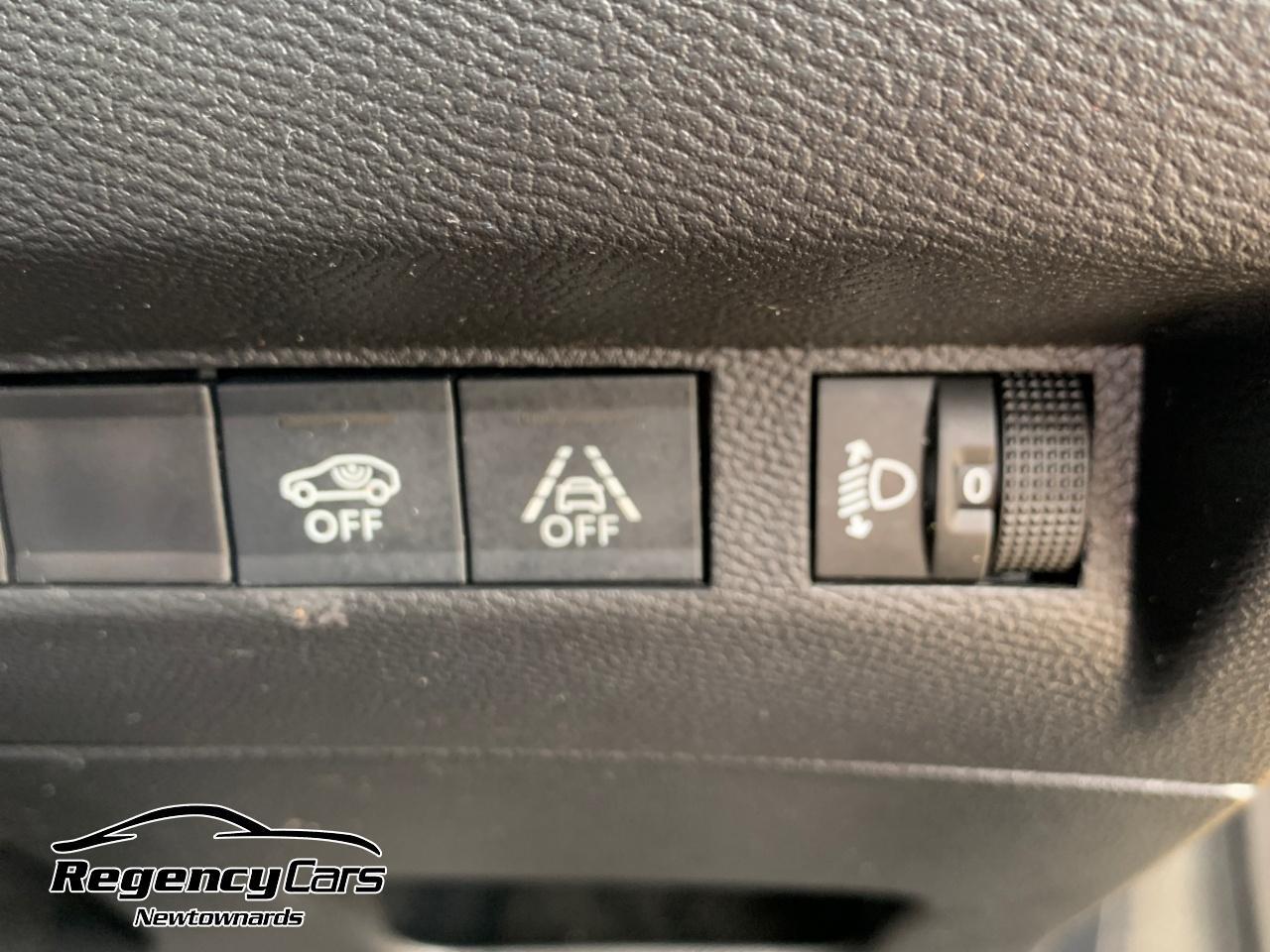 Peugeot 208 view 17