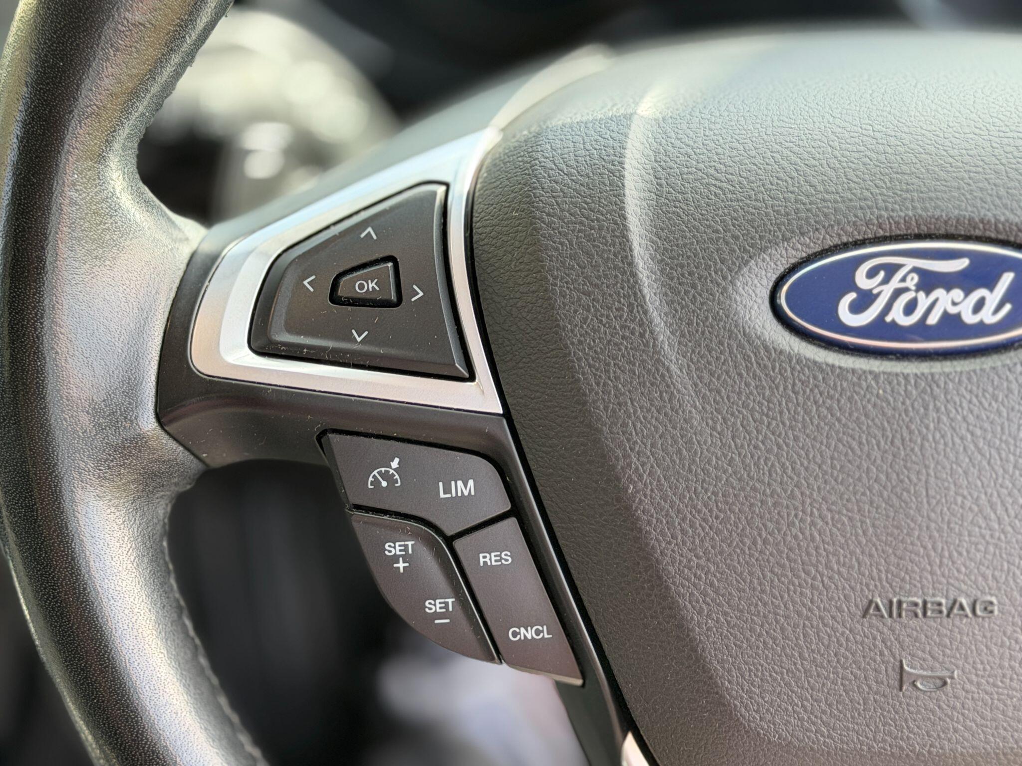 Ford Mondeo view 36