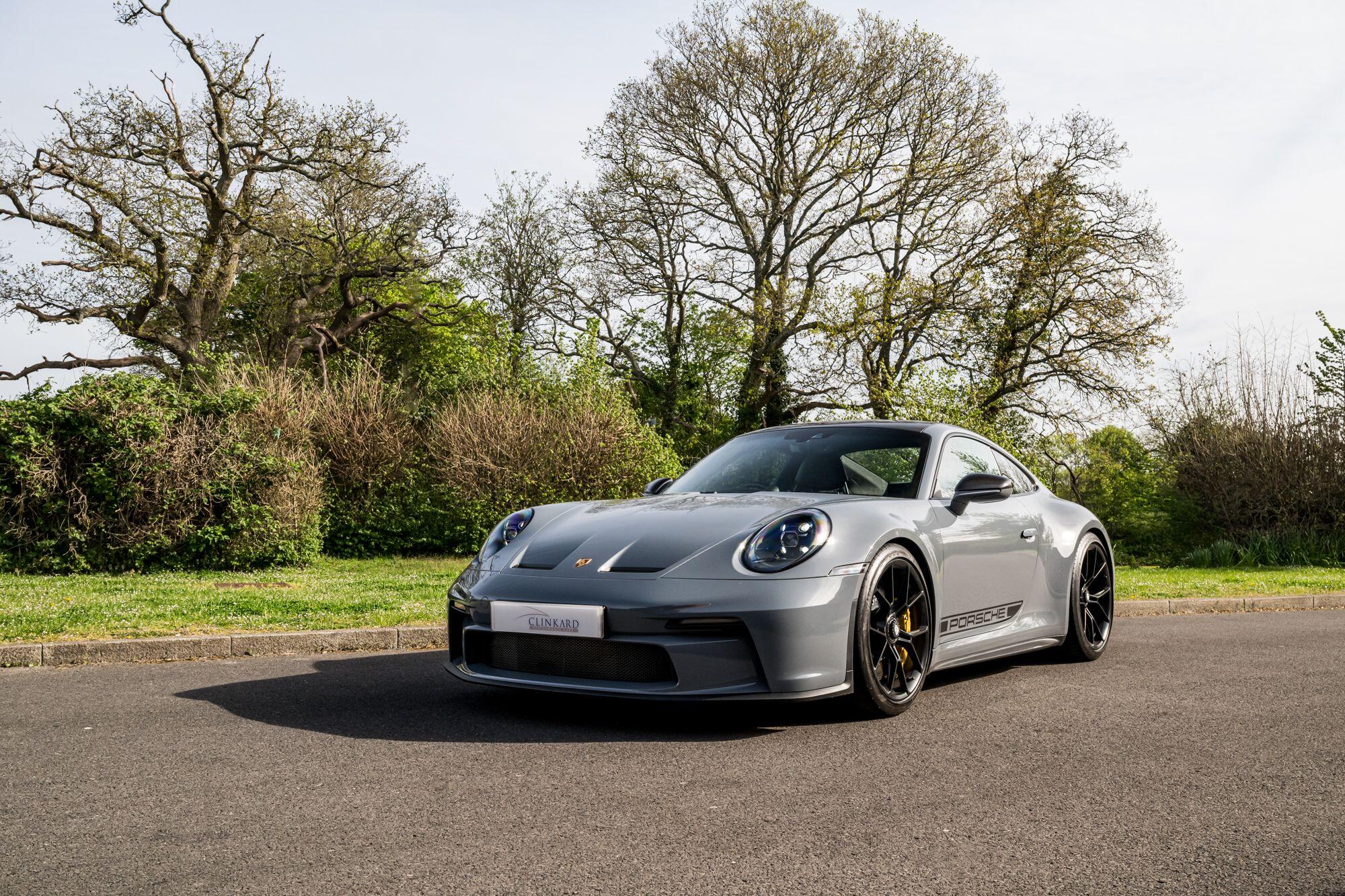 Porsche 911 view 11