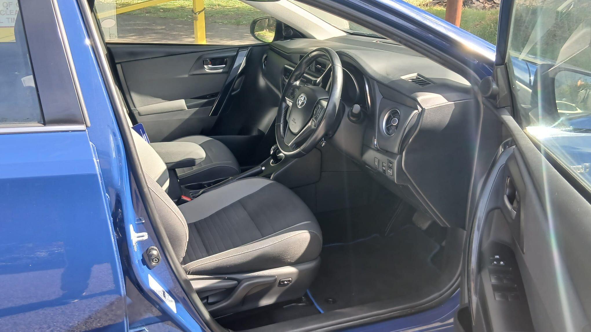 Toyota Auris view 13