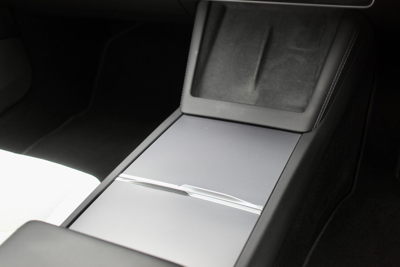 Tesla Model 3 view 21