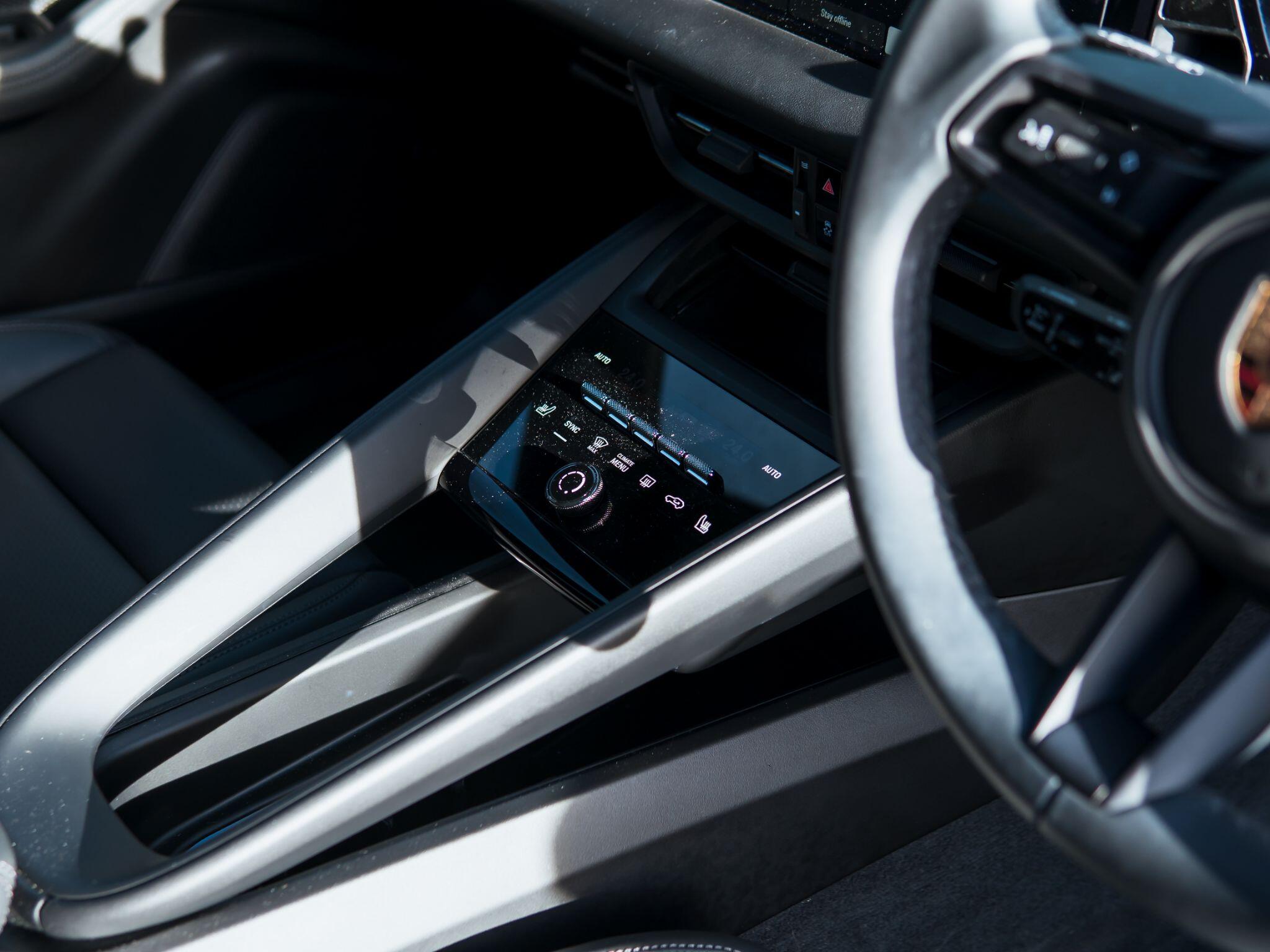 Porsche Macan view 13