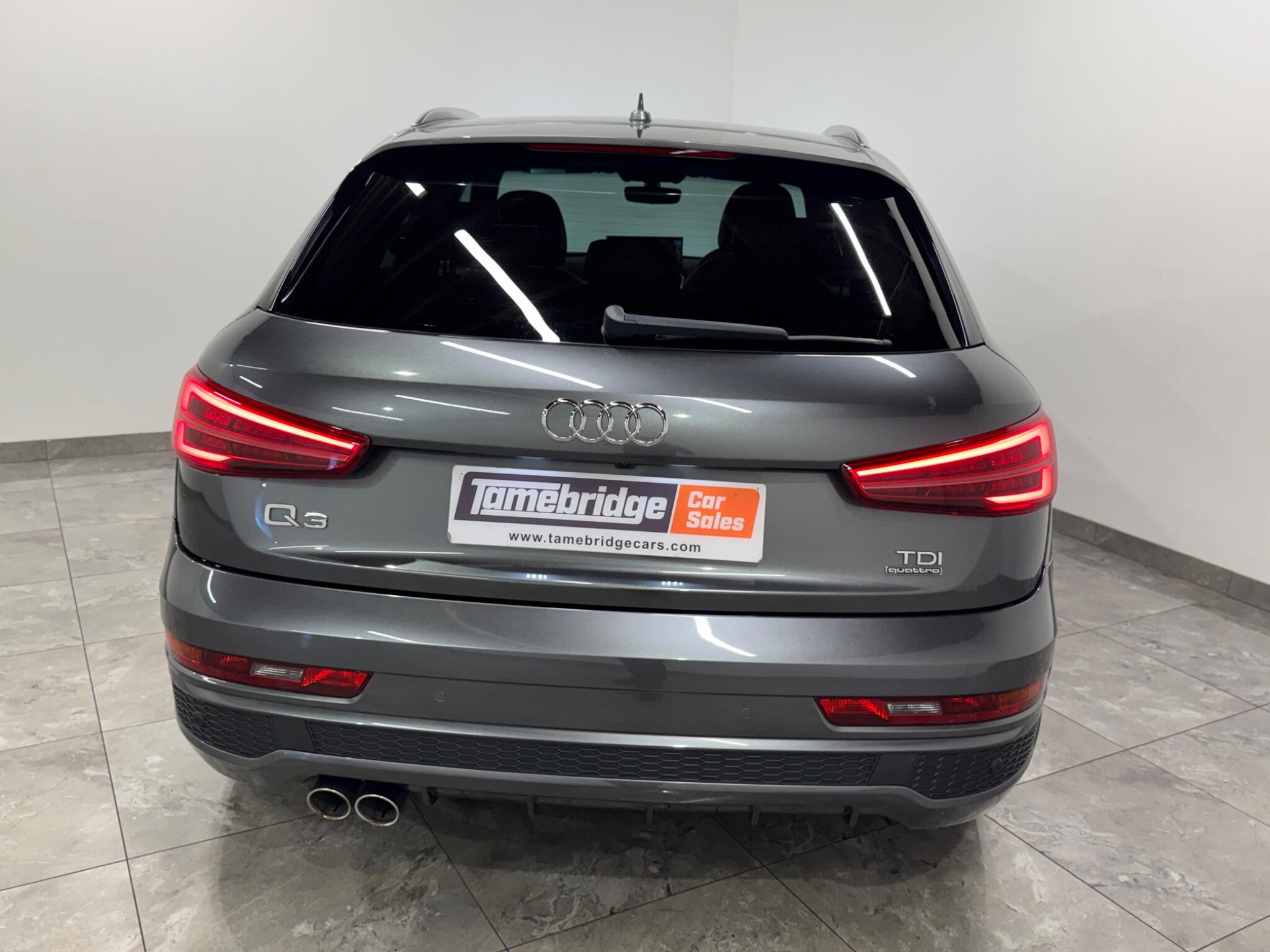 Audi Q3 view 7
