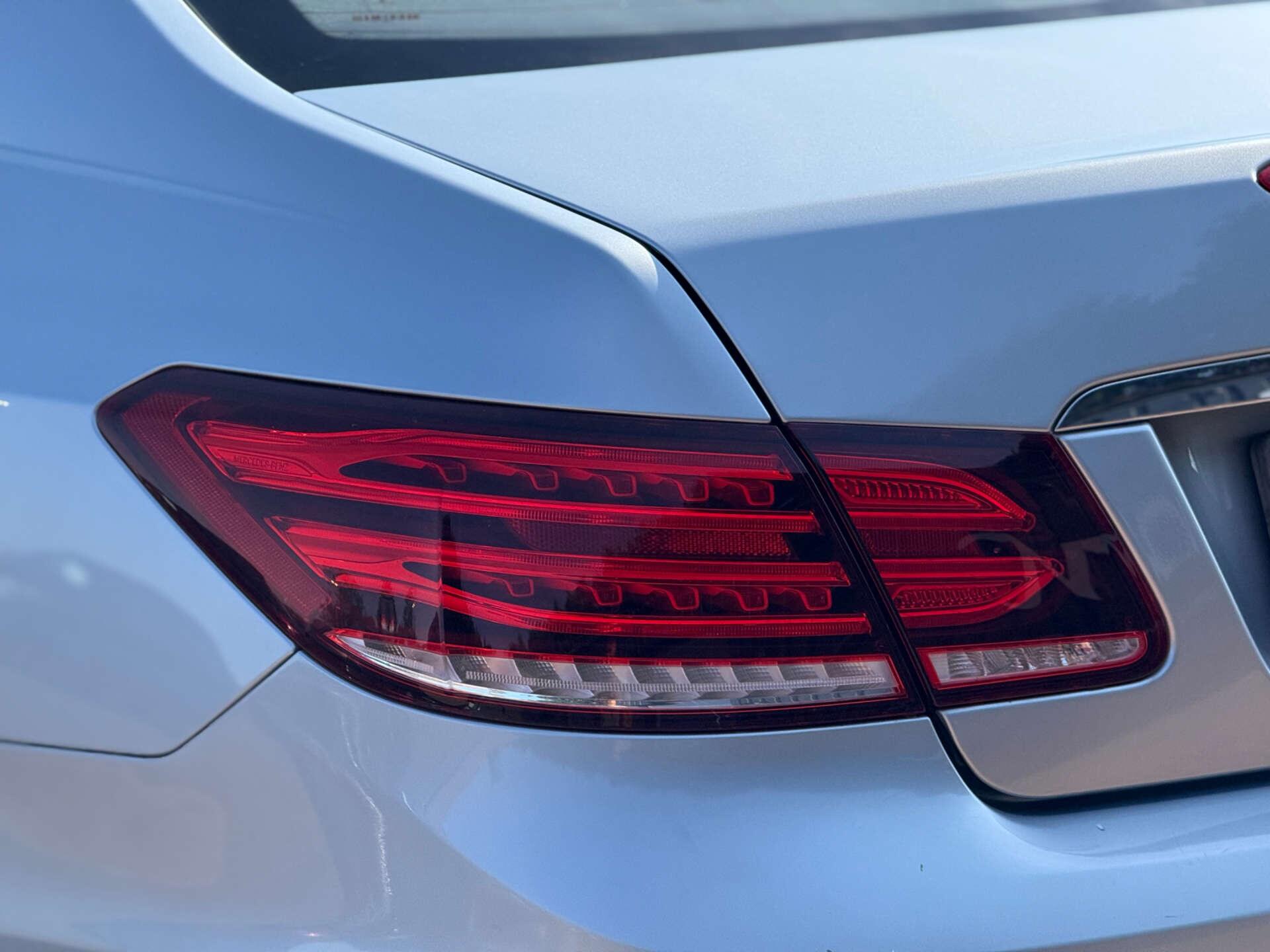 Mercedes-Benz E-Class view 27