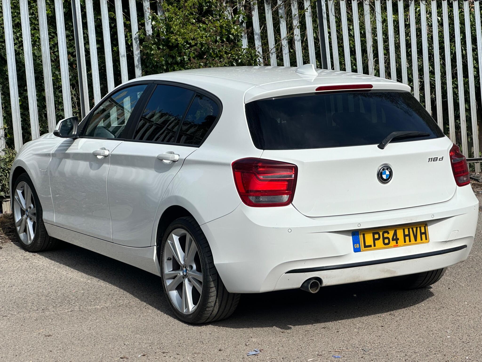 BMW 1 Series view 6