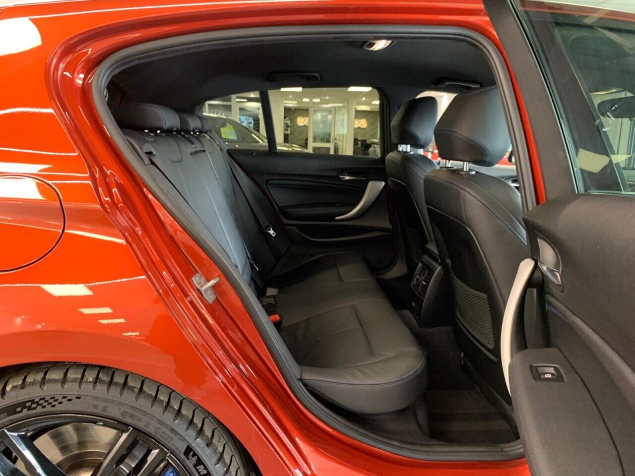 BMW 1 Series view 23