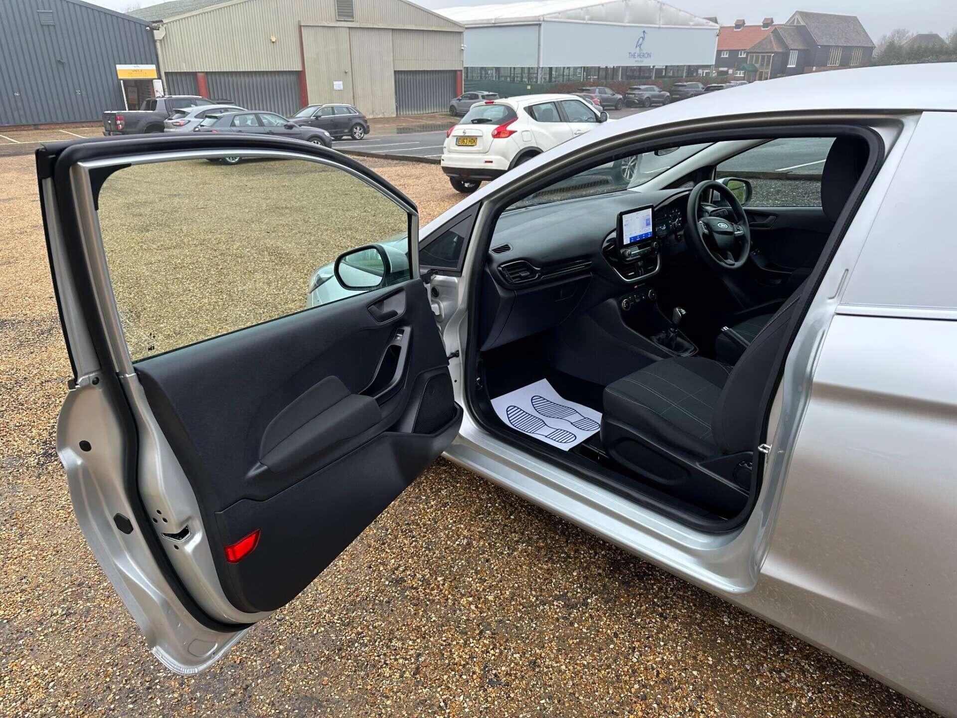 Ford Fiesta view 17