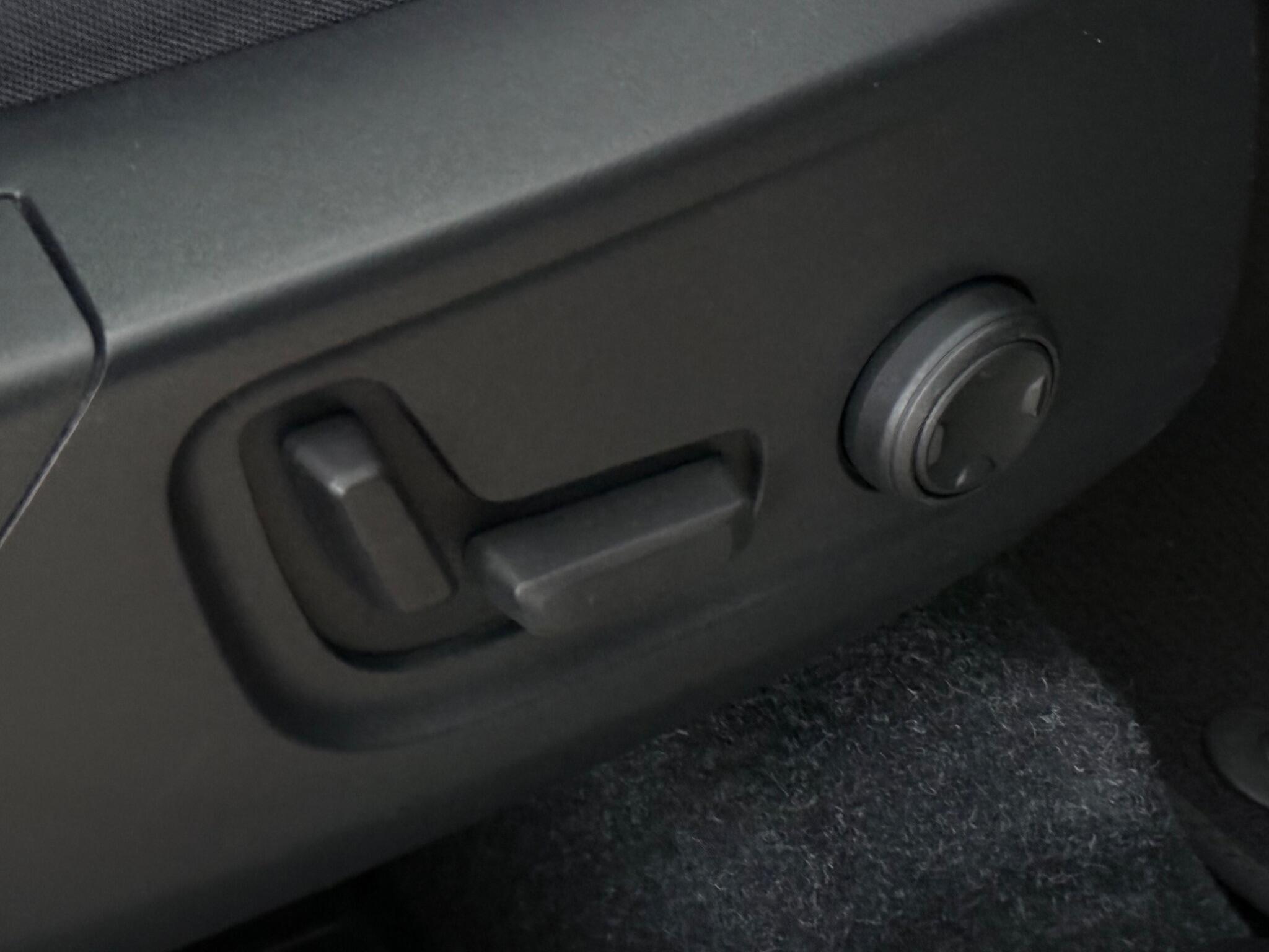 Volvo XC40 view 30