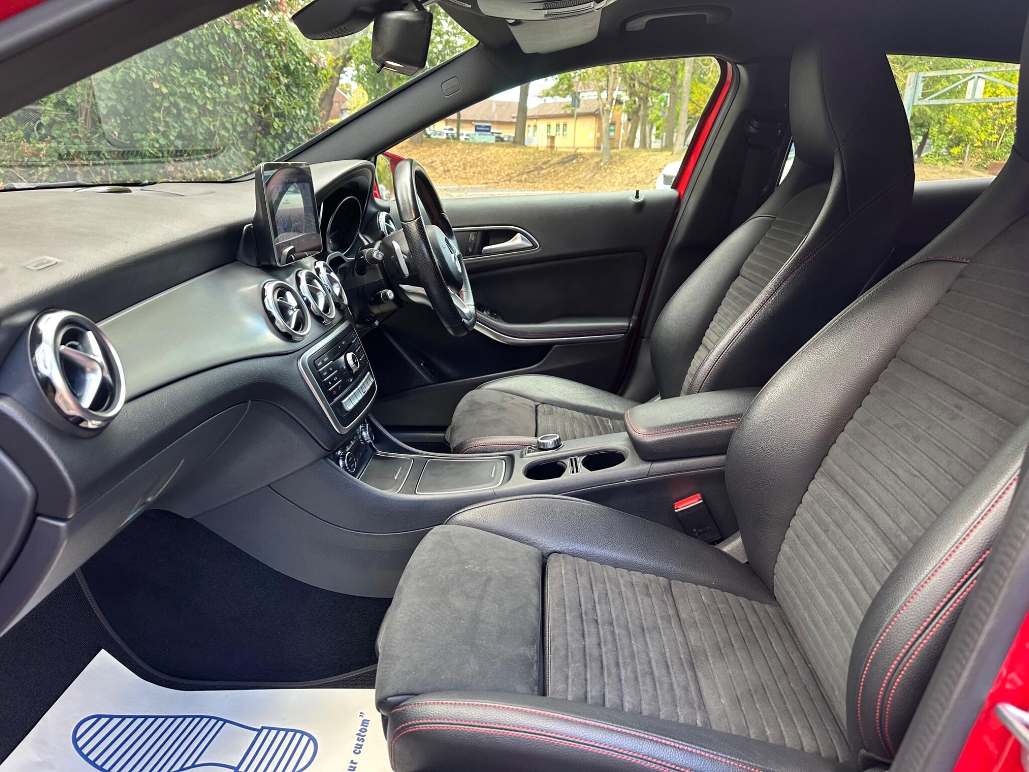 Mercedes-Benz Gla view 15