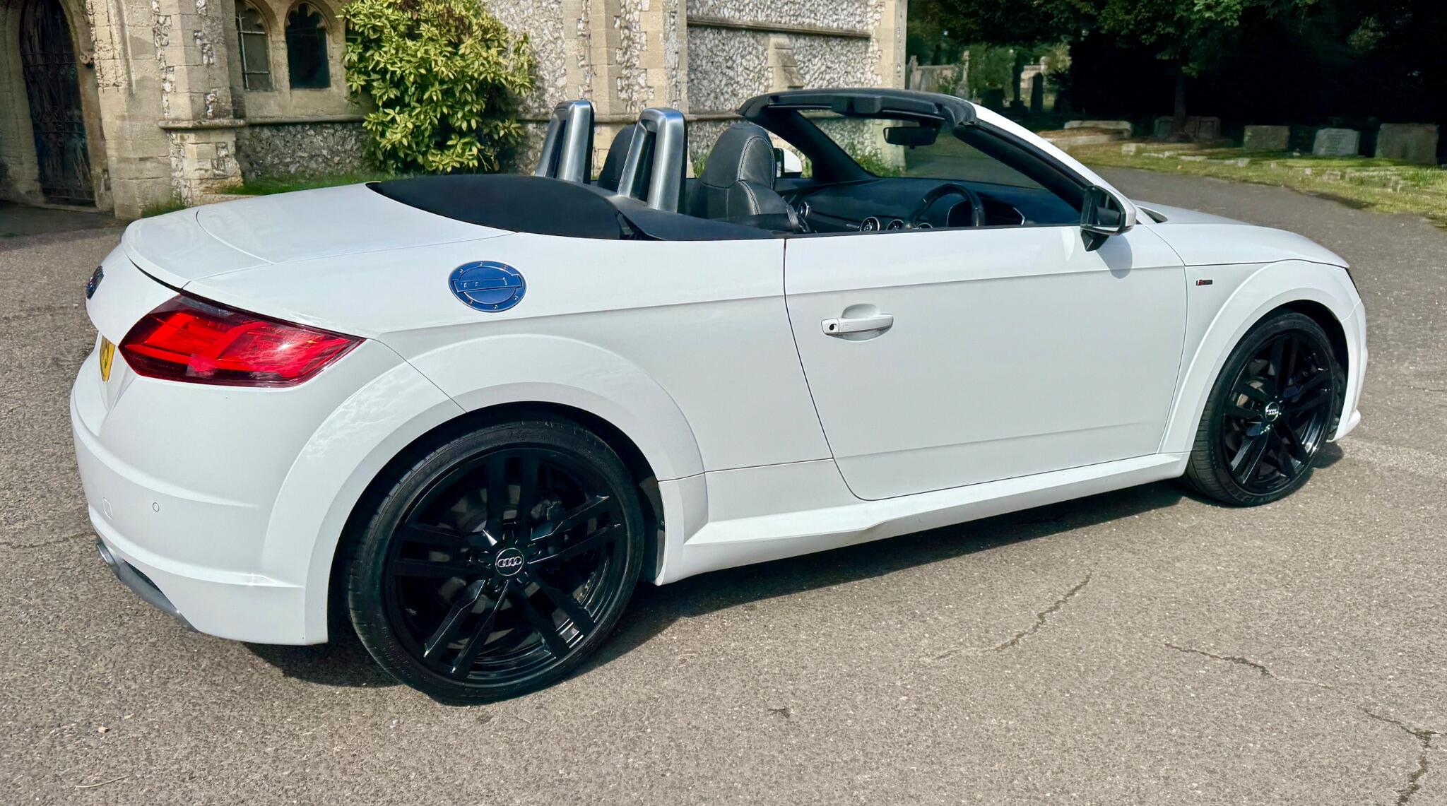 Audi TT view 23