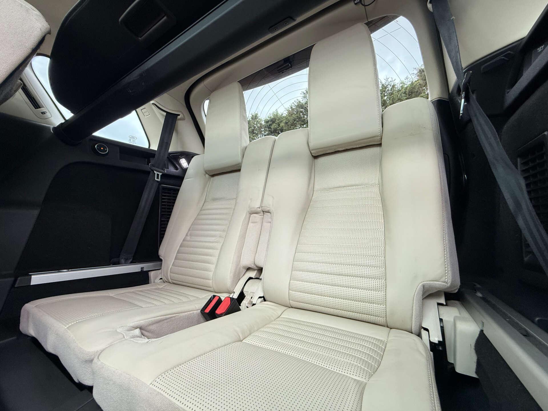 Land Rover Discovery Sport view 80