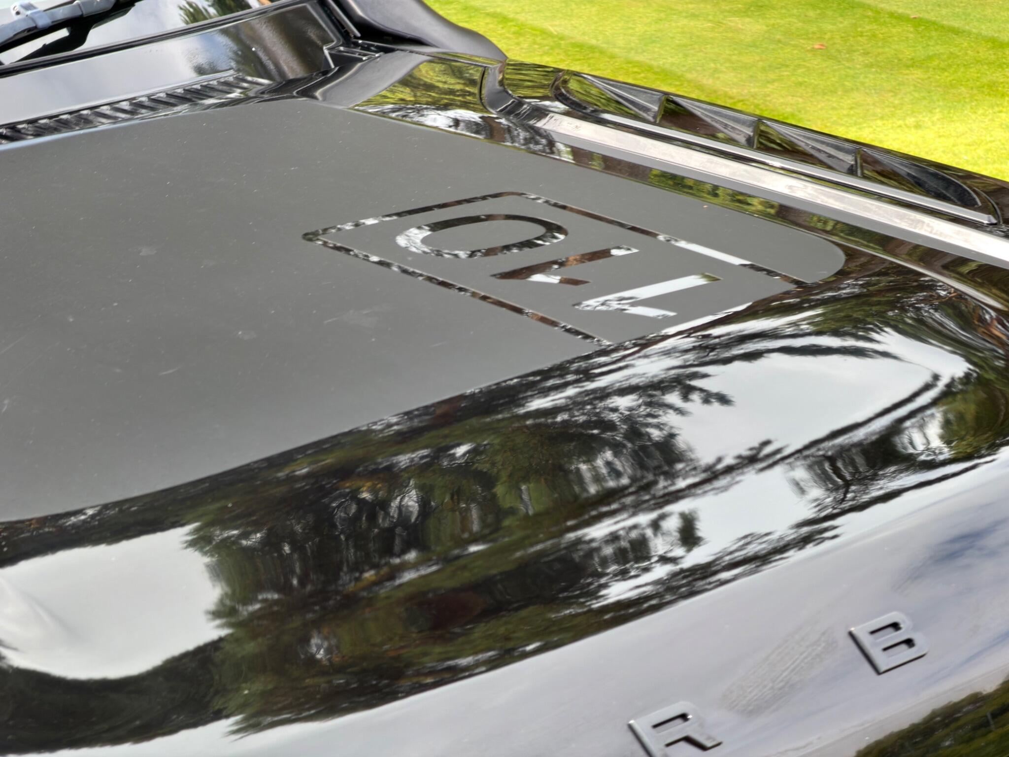 Land Rover Defender 110 view 39
