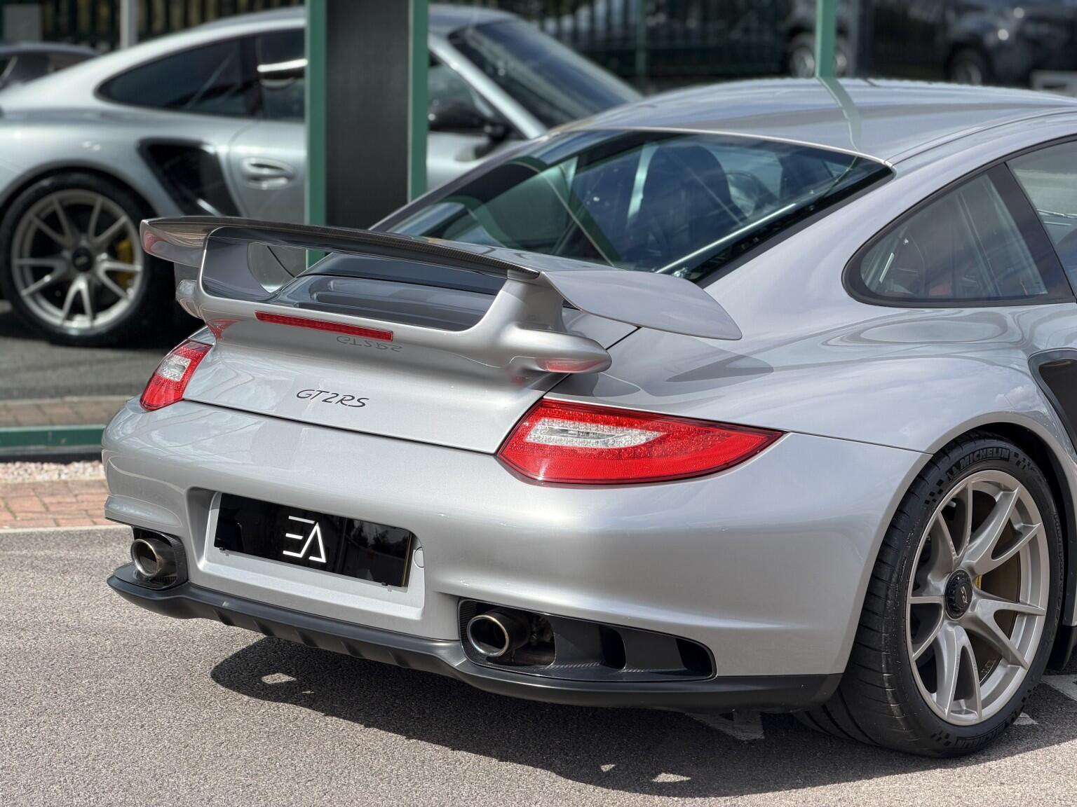 Porsche 911 view 45